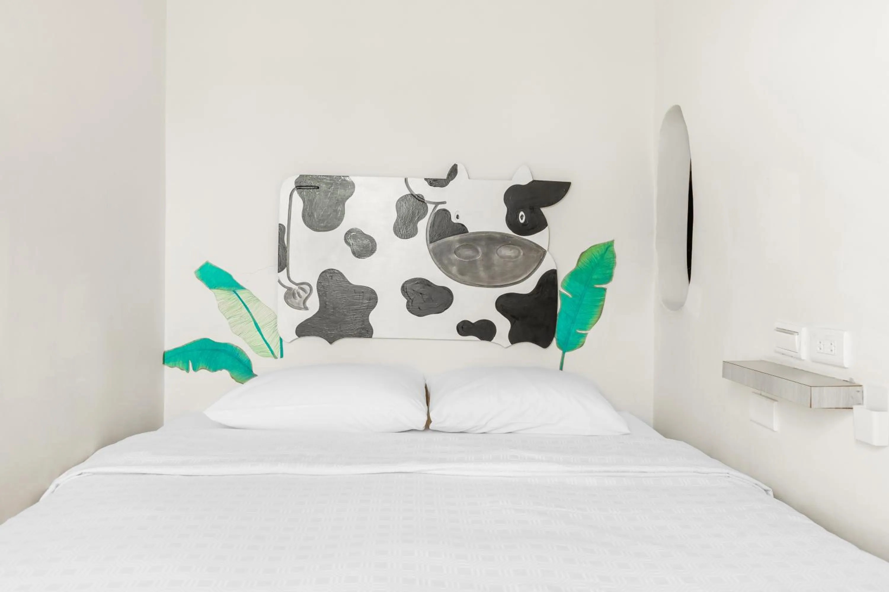 Photo of the whole room, Bed in Fairyland & Farm Guest House