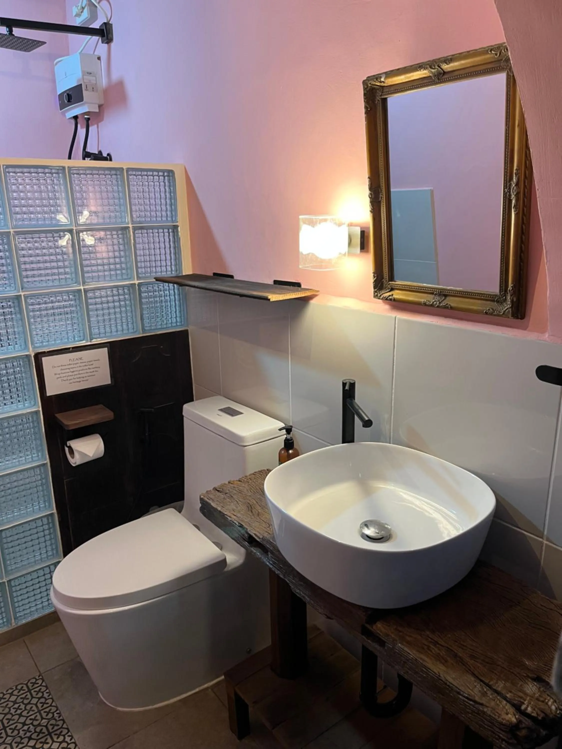 Toilet in Villa Angela Heritage House