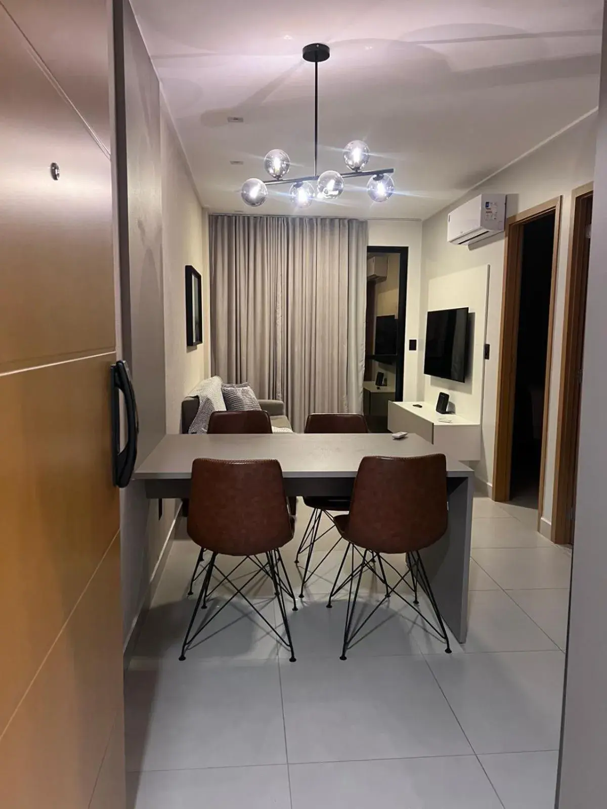 One-Bedroom Apartment in Studio Design 3 Lions One-Bedroom Apartment in Studio Design 3 Lions