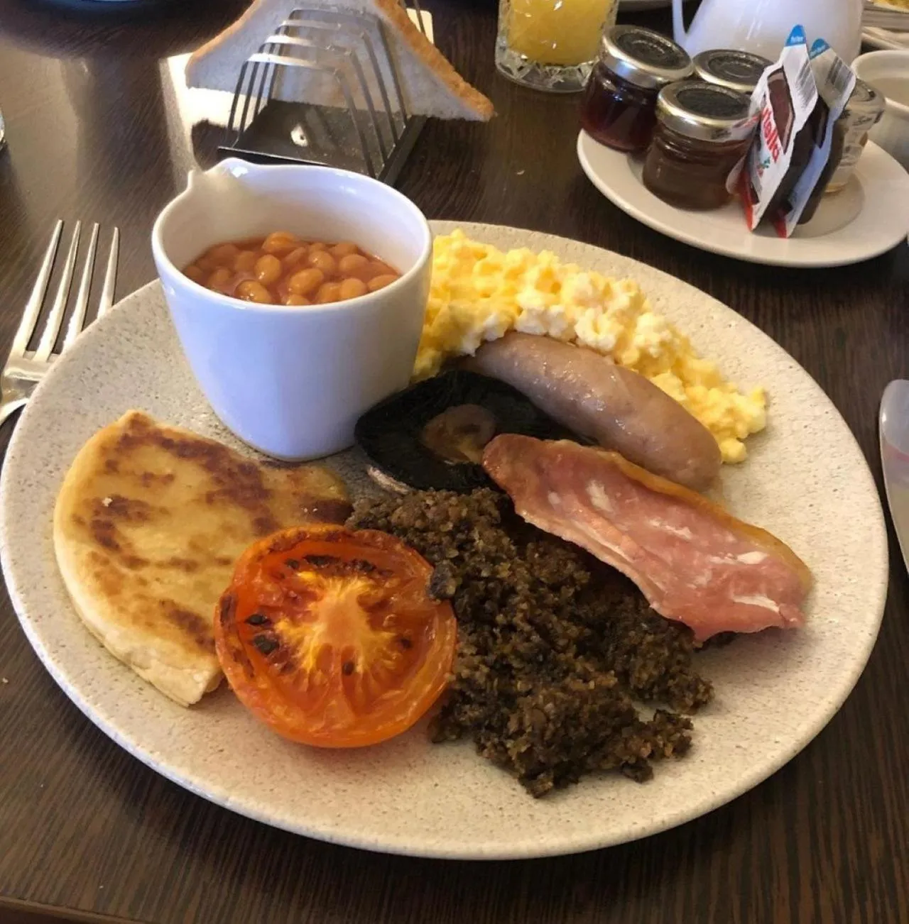 Breakfast in Inglewood House and Spa