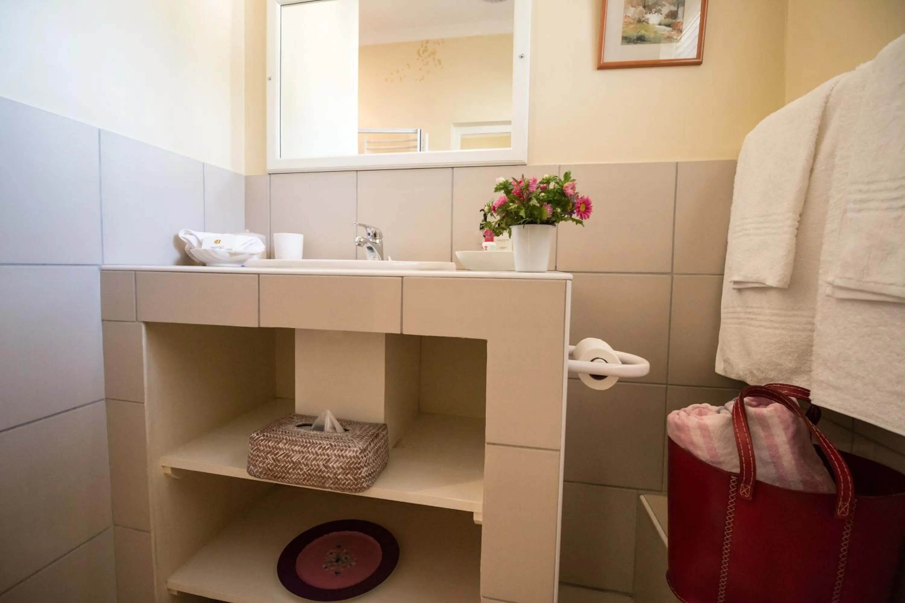 Twin Room - single occupancy in Cornerway House