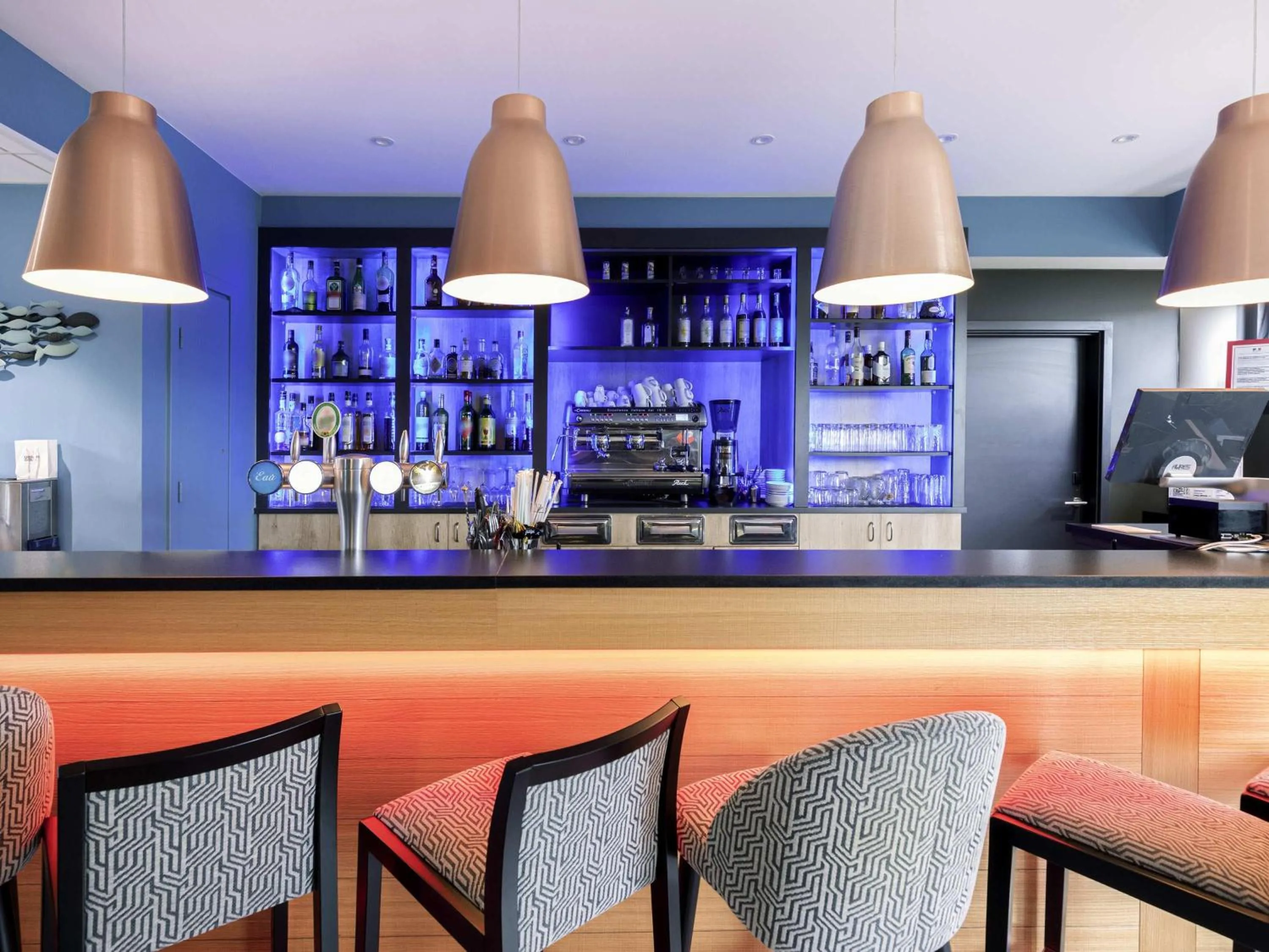 Lounge or bar in Mercure Bale Mulhouse Aeroport