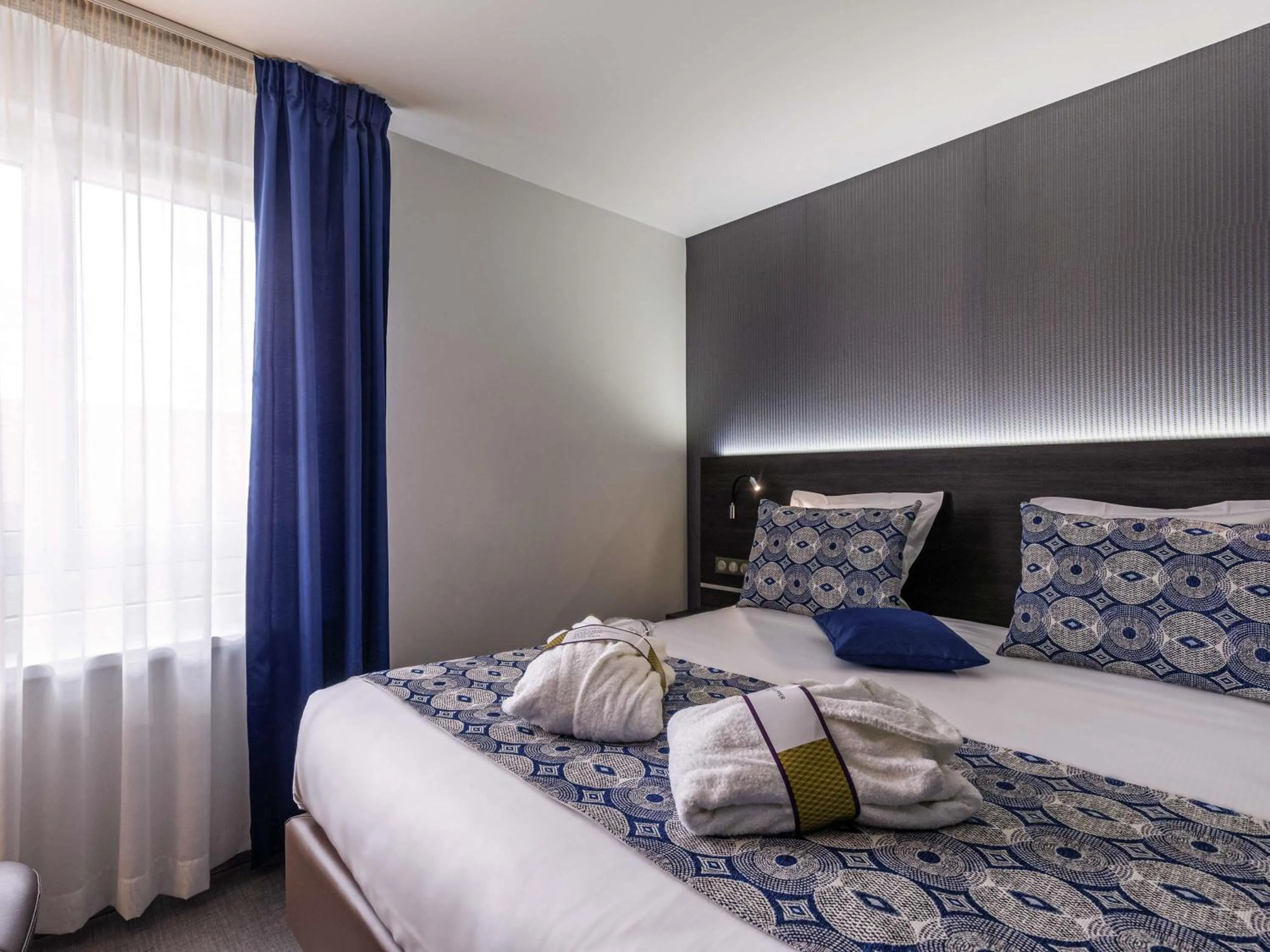 Bedroom, Bed in Mercure Bale Mulhouse Aeroport