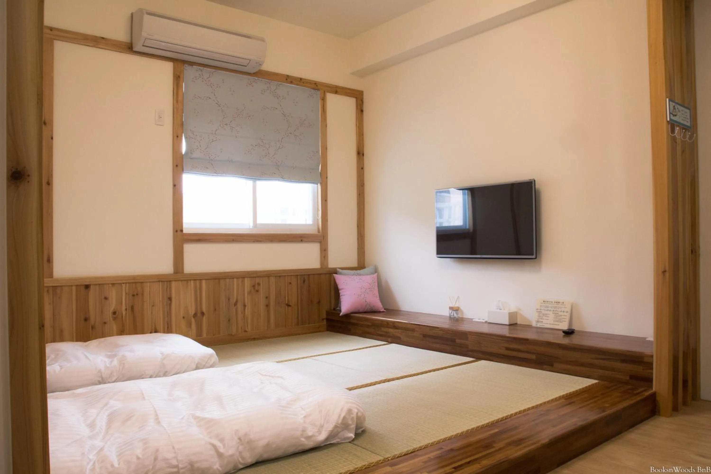 TV and multimedia, Bed in Books & Woods Bed and Breakfast