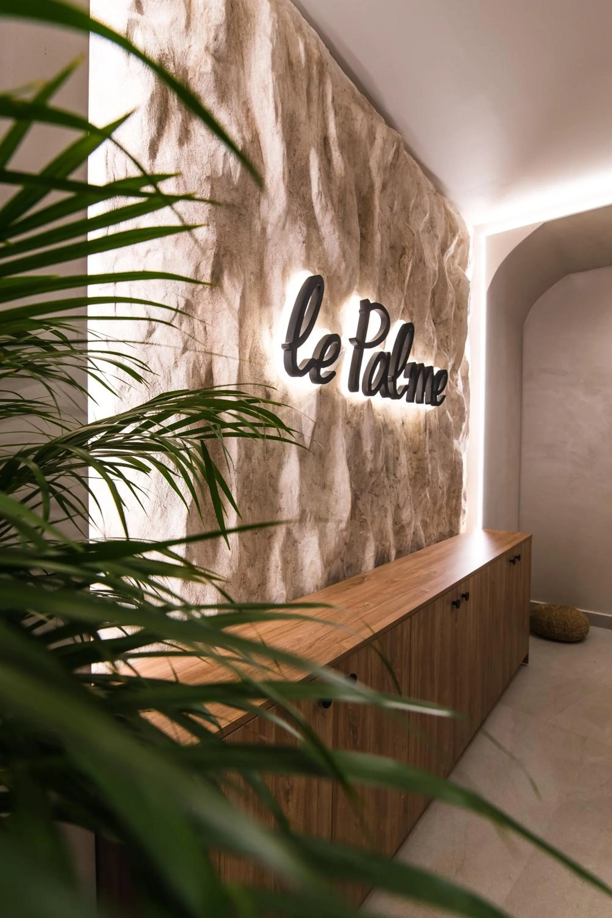 Logo/Certificate/Sign in Le Palme