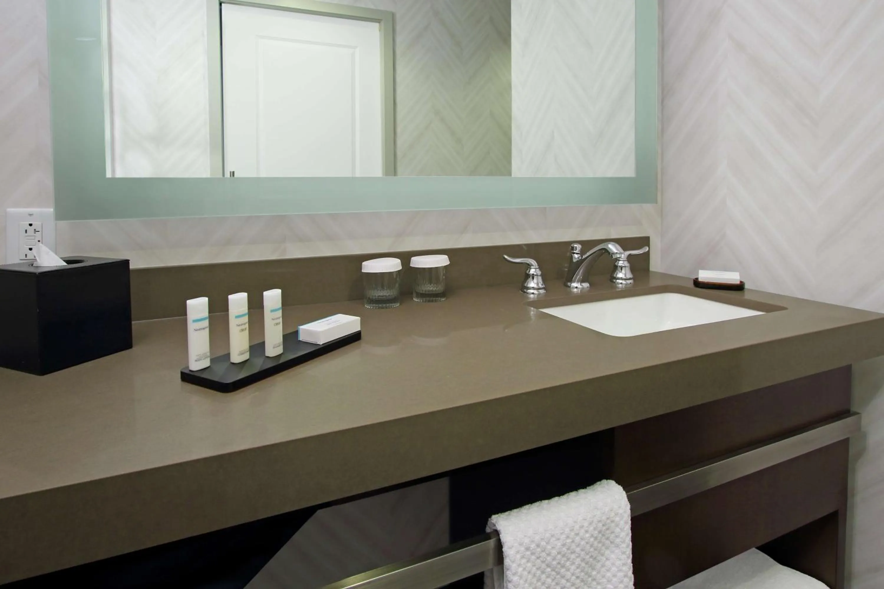 Bathroom in Embassy Suites Pittsburgh-Downtown