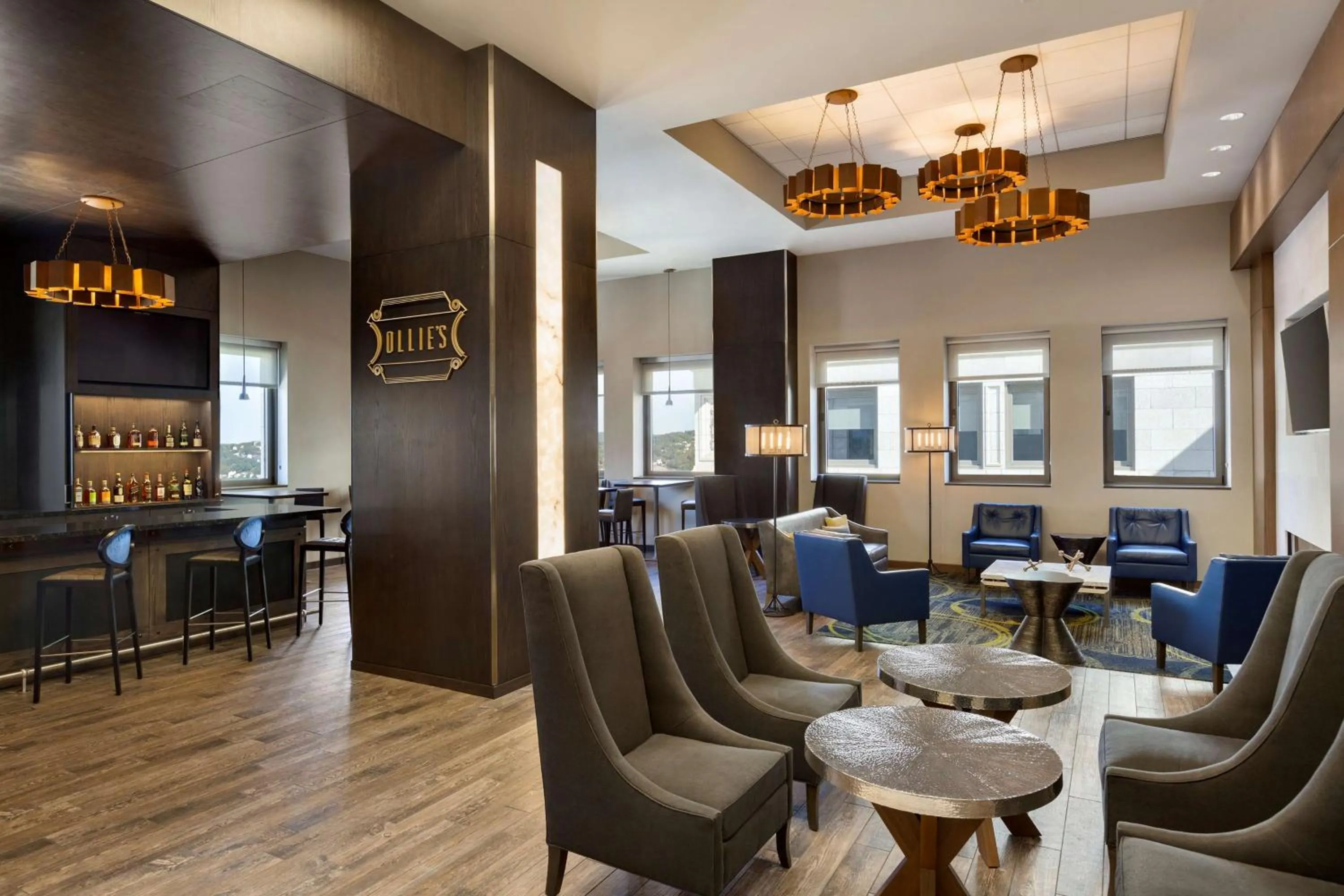 Restaurant/places to eat in Embassy Suites Pittsburgh-Downtown