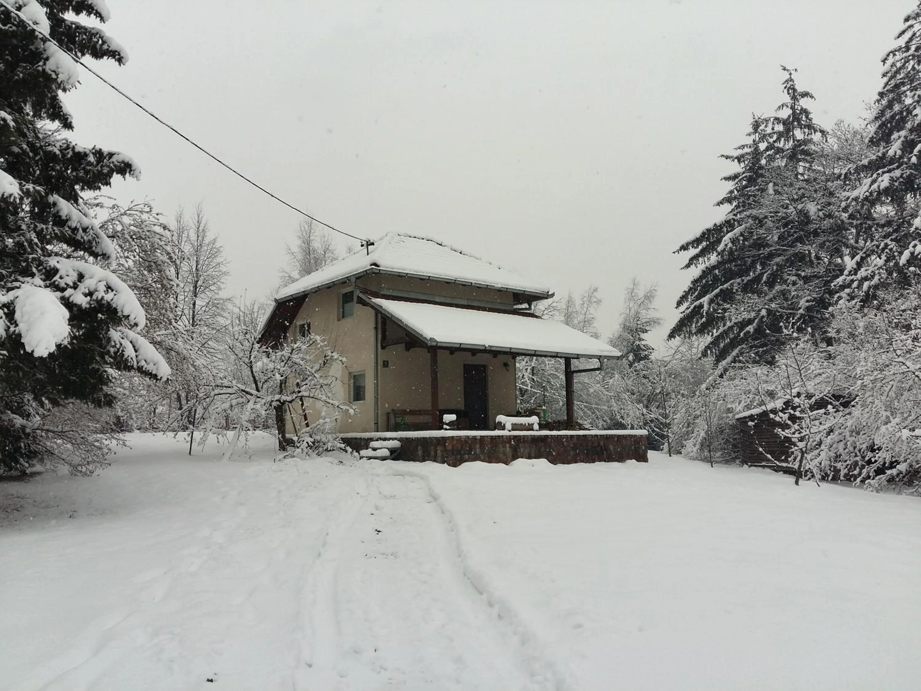 Property building in Čarobna Kućica Pale