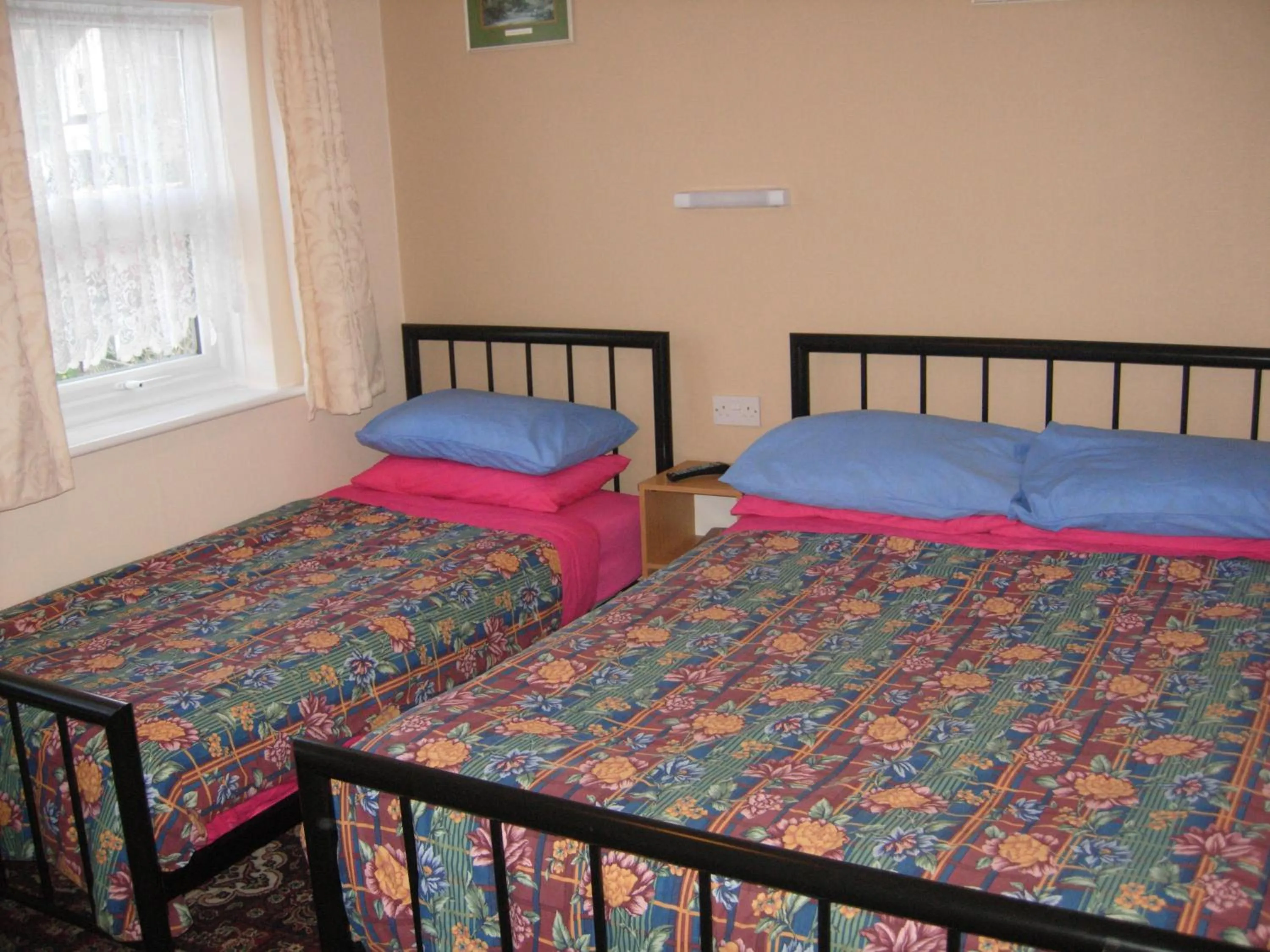 Bed in Longfield Guest House