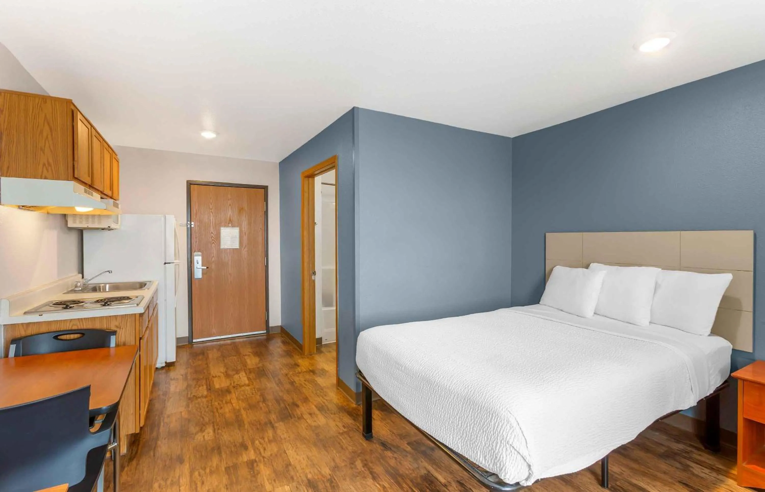 Bedroom, Bed in Extended Stay America Select Suites - Las Cruces