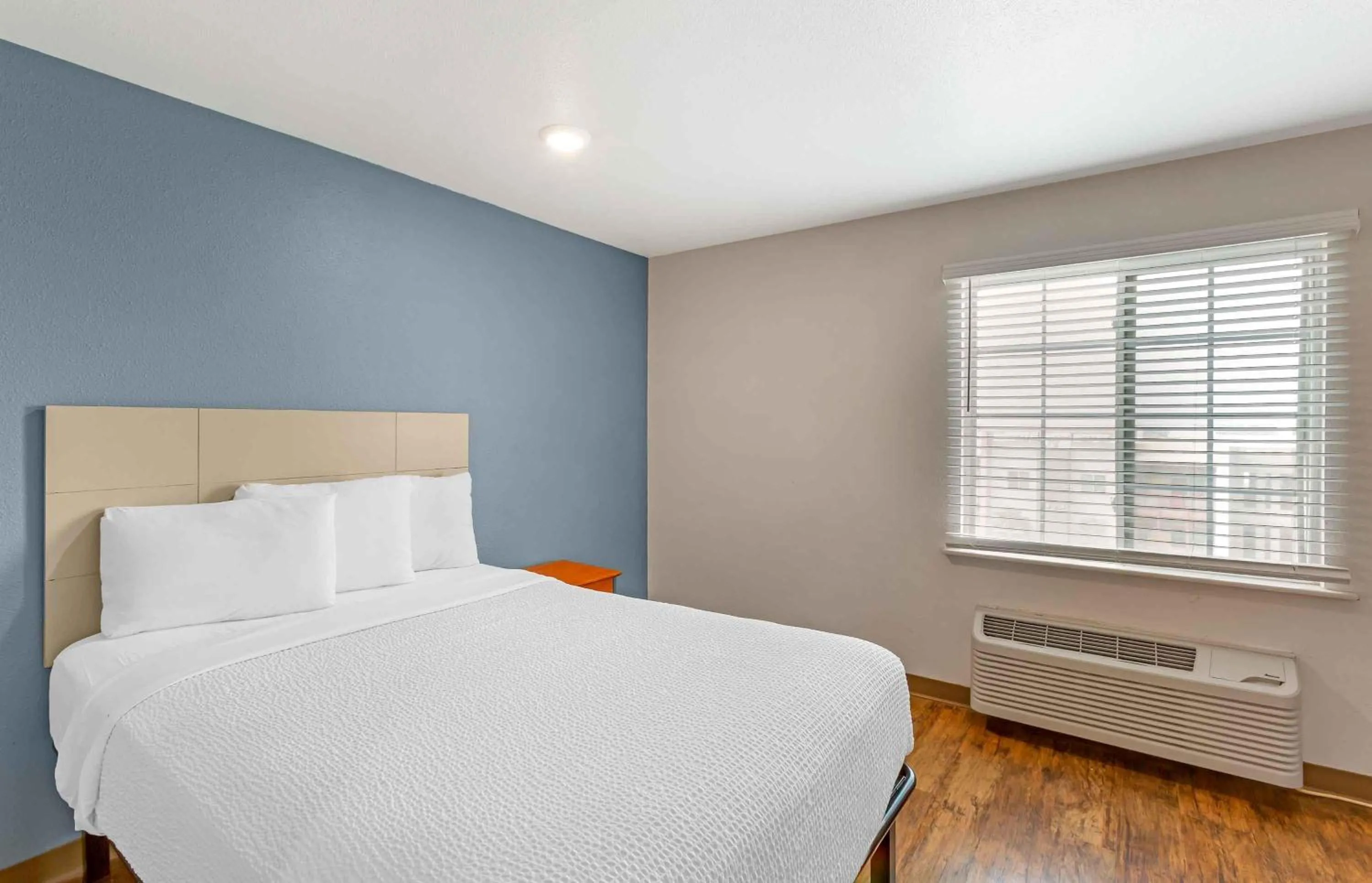 Bedroom, Bed in Extended Stay America Select Suites - Las Cruces