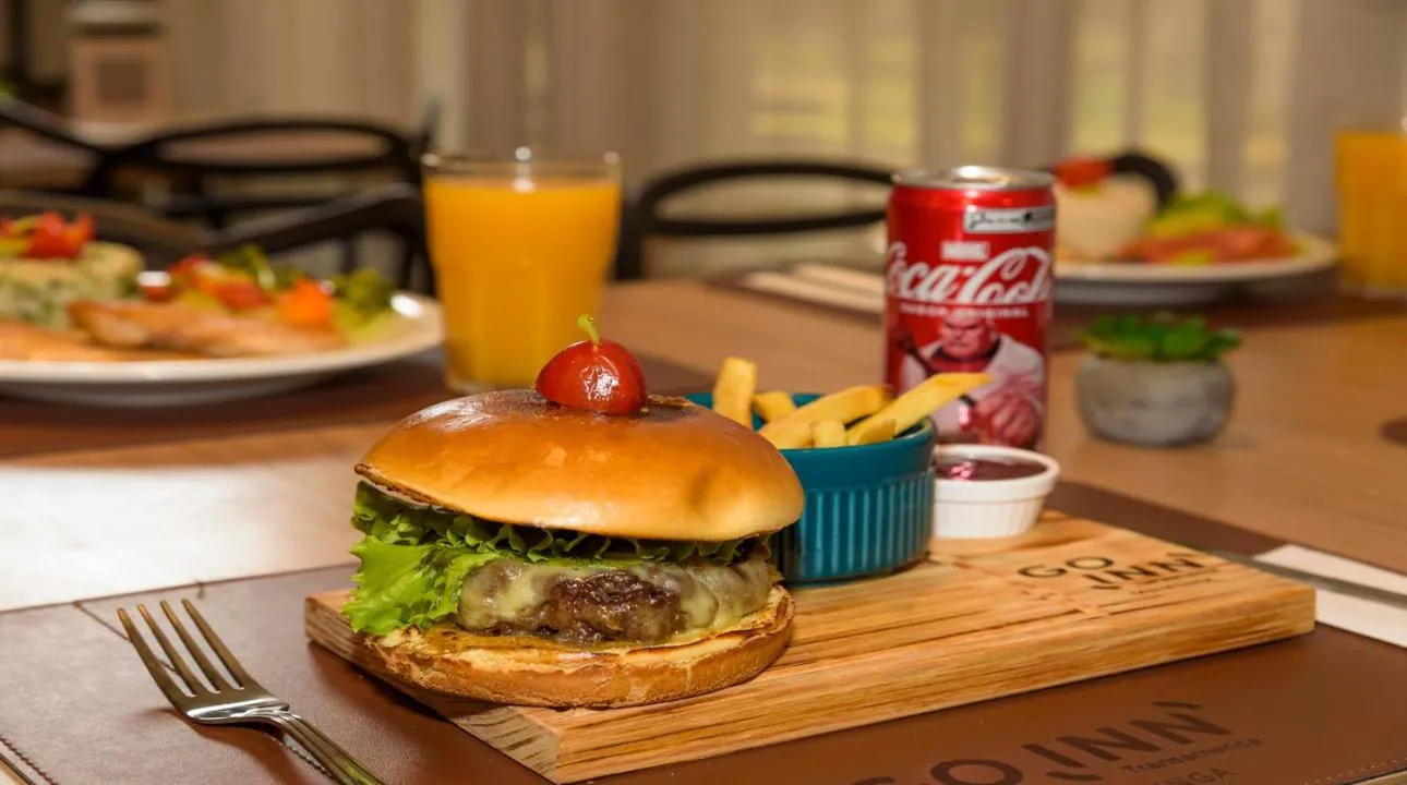 Restaurant/places to eat in Go Inn Taguatinga