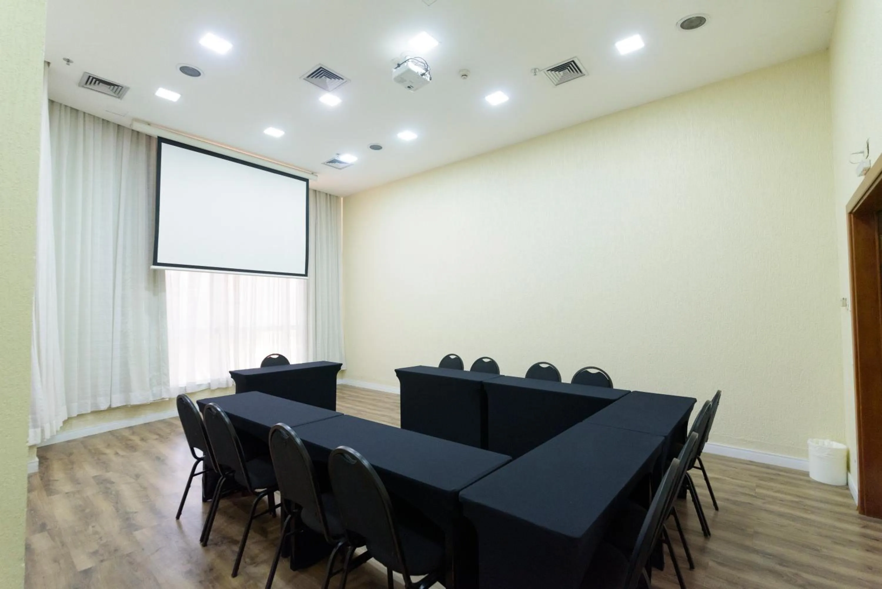 Meeting/conference room in Go Inn Taguatinga