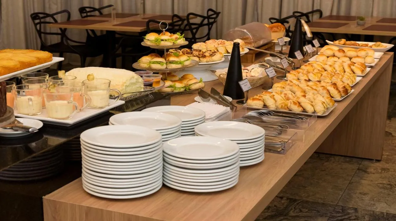 Restaurant/places to eat in Go Inn Taguatinga