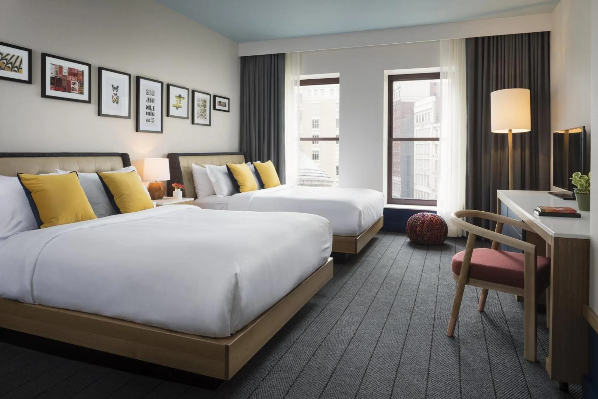 Photo of the whole room, Bed in Kimpton Schofield Hotel by IHG