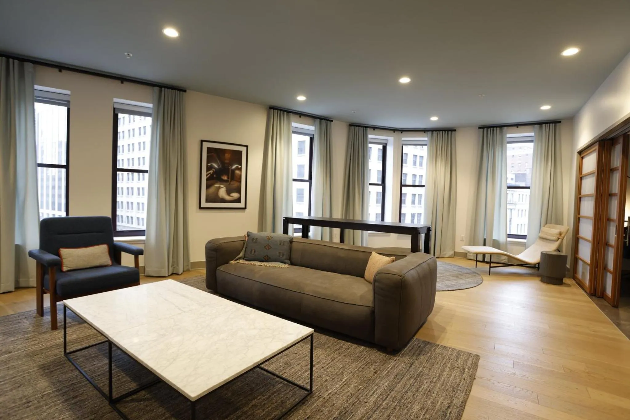 Photo of the whole room in Kimpton Schofield Hotel by IHG