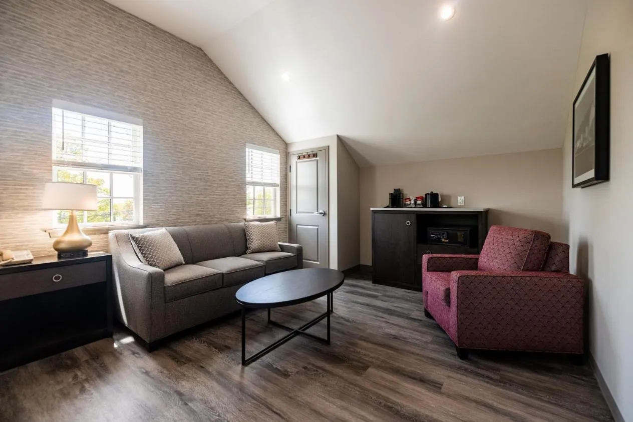 Normandy Farm Hotel & Conference Center