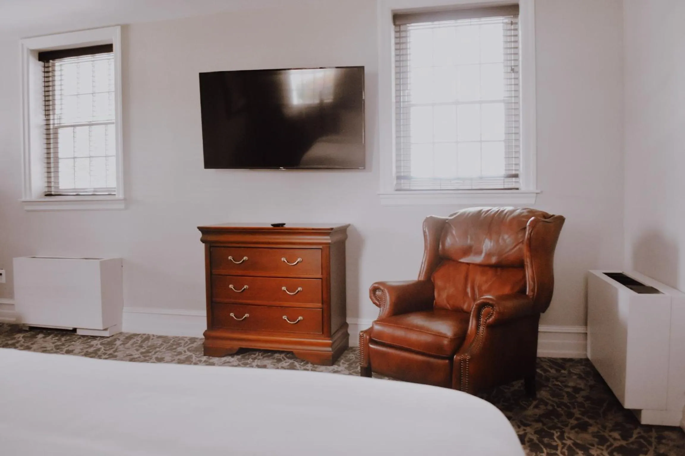 Bed in Normandy Farm Hotel & Conference Center