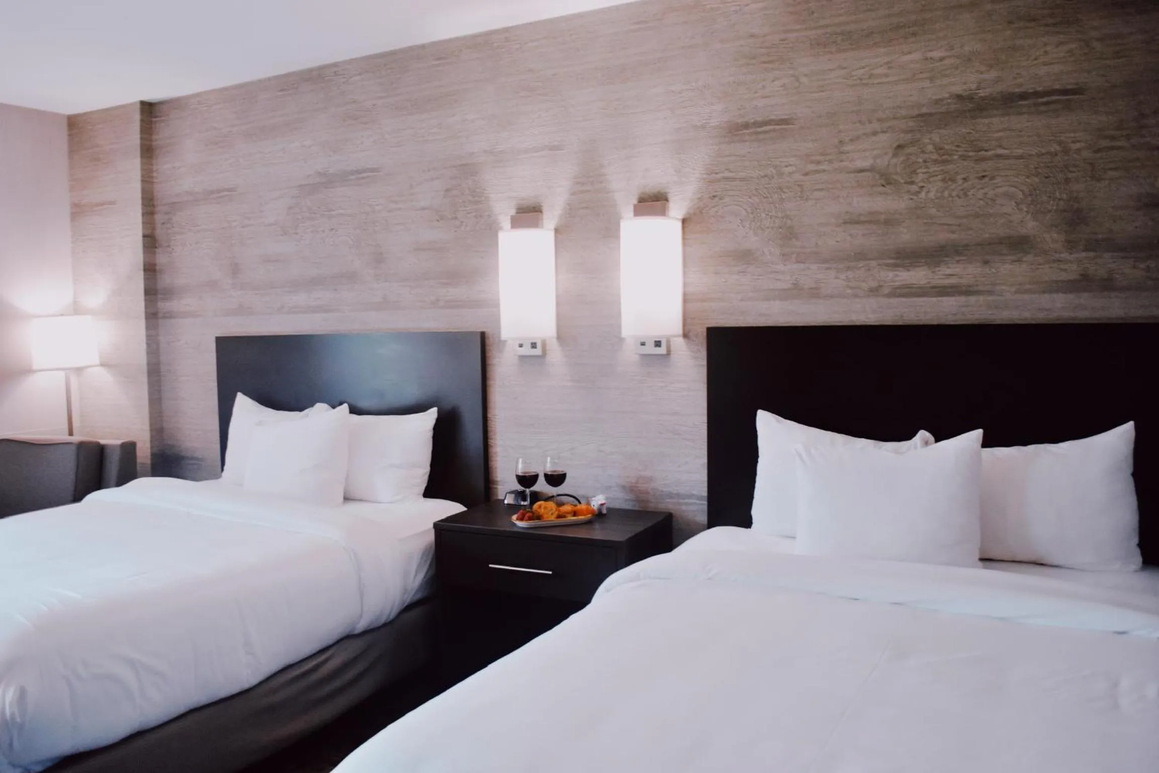 Bed in Normandy Farm Hotel & Conference Center