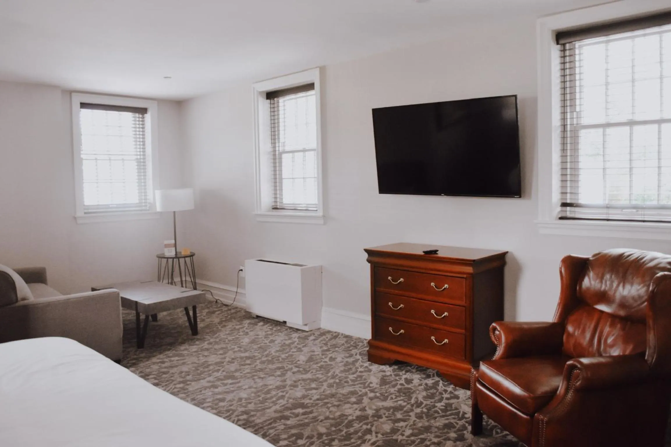 Bed in Normandy Farm Hotel & Conference Center