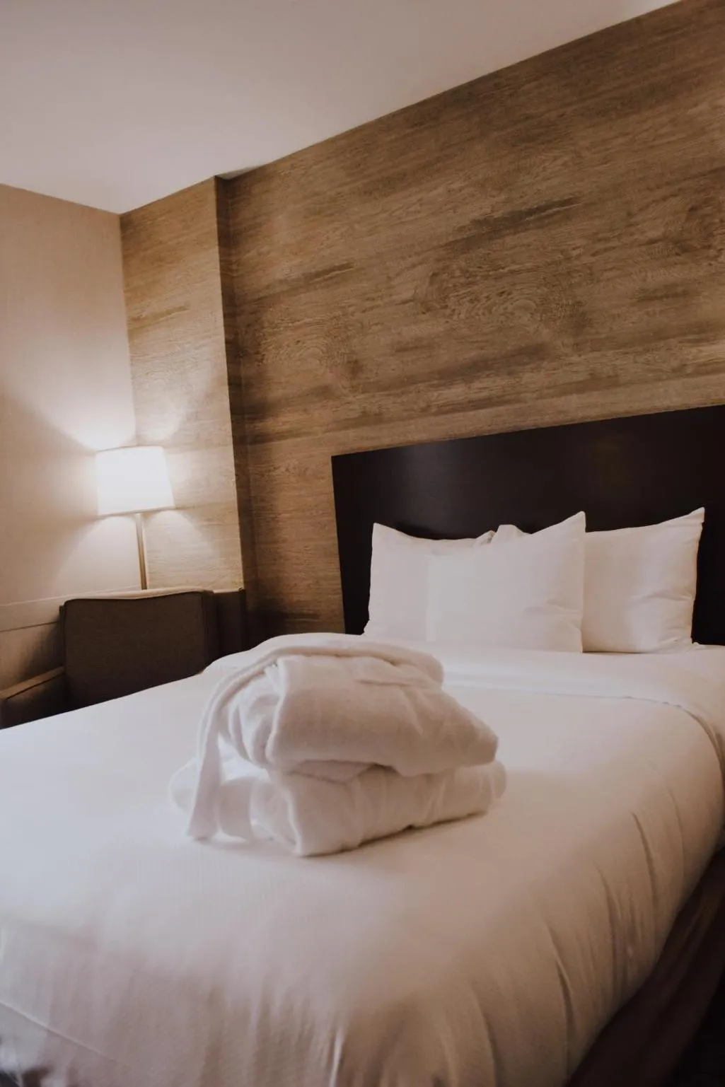 Bed in Normandy Farm Hotel & Conference Center