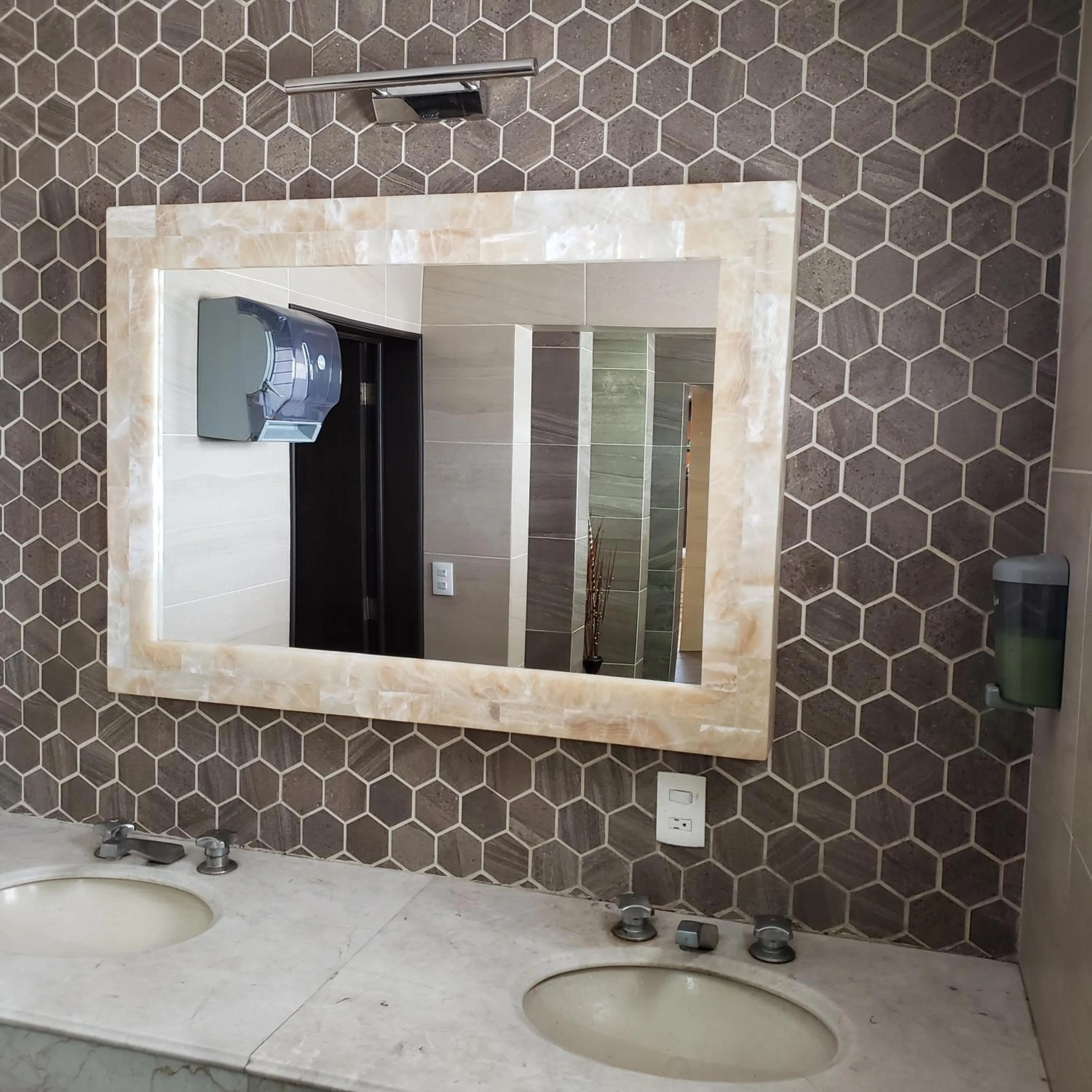 Bathroom in Hotel Aeropuerto