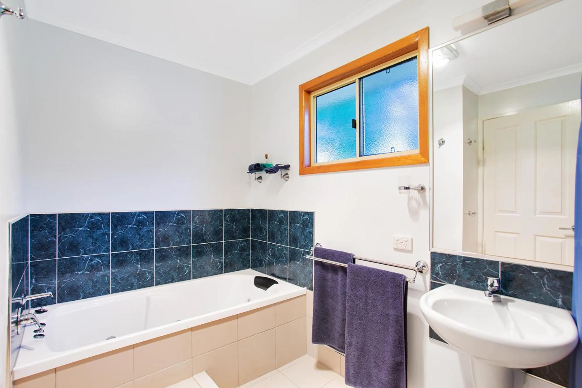 Bathroom in Amamoor Homestead and Country Cottages