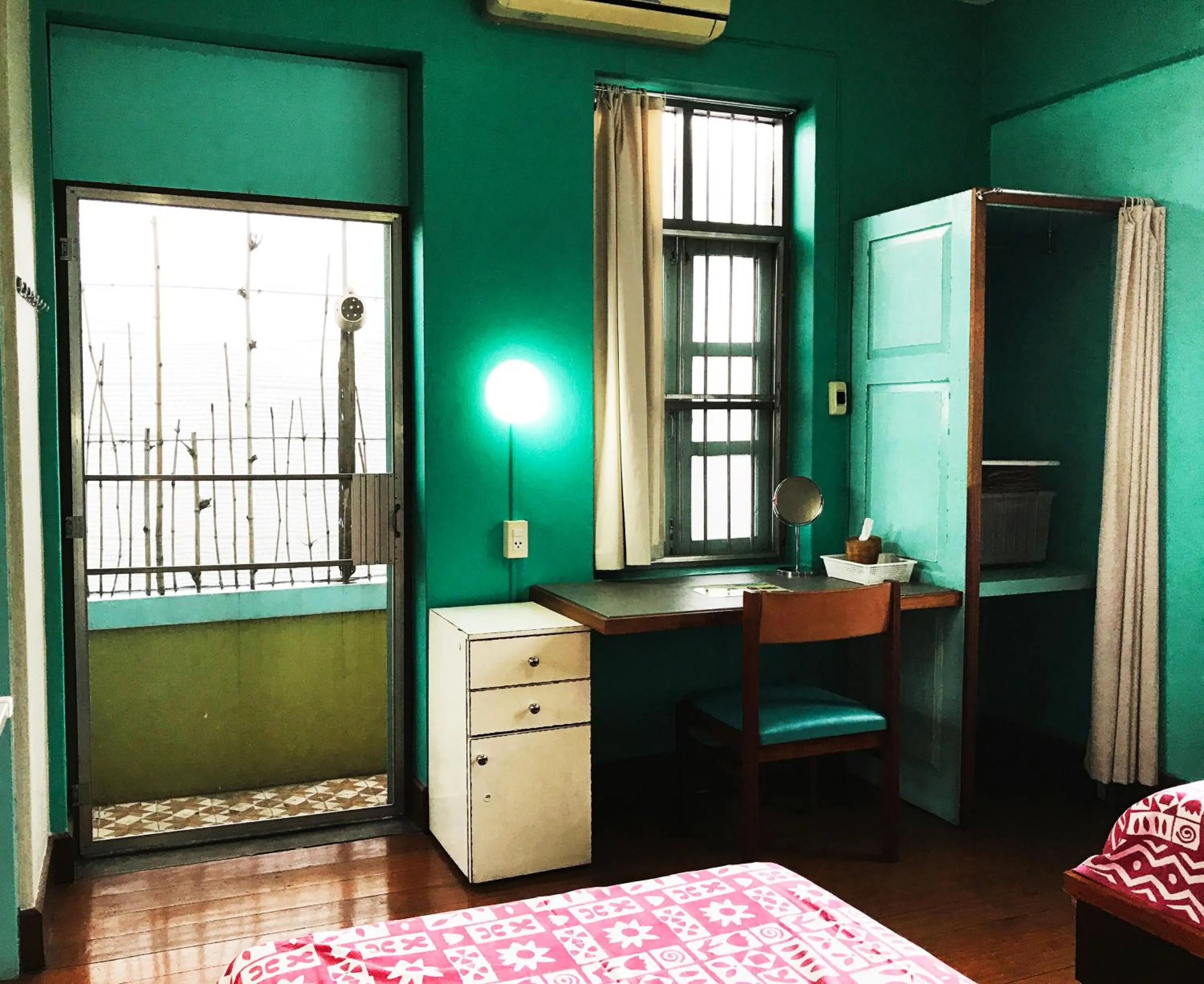 Other, Bed in 60 Blue House