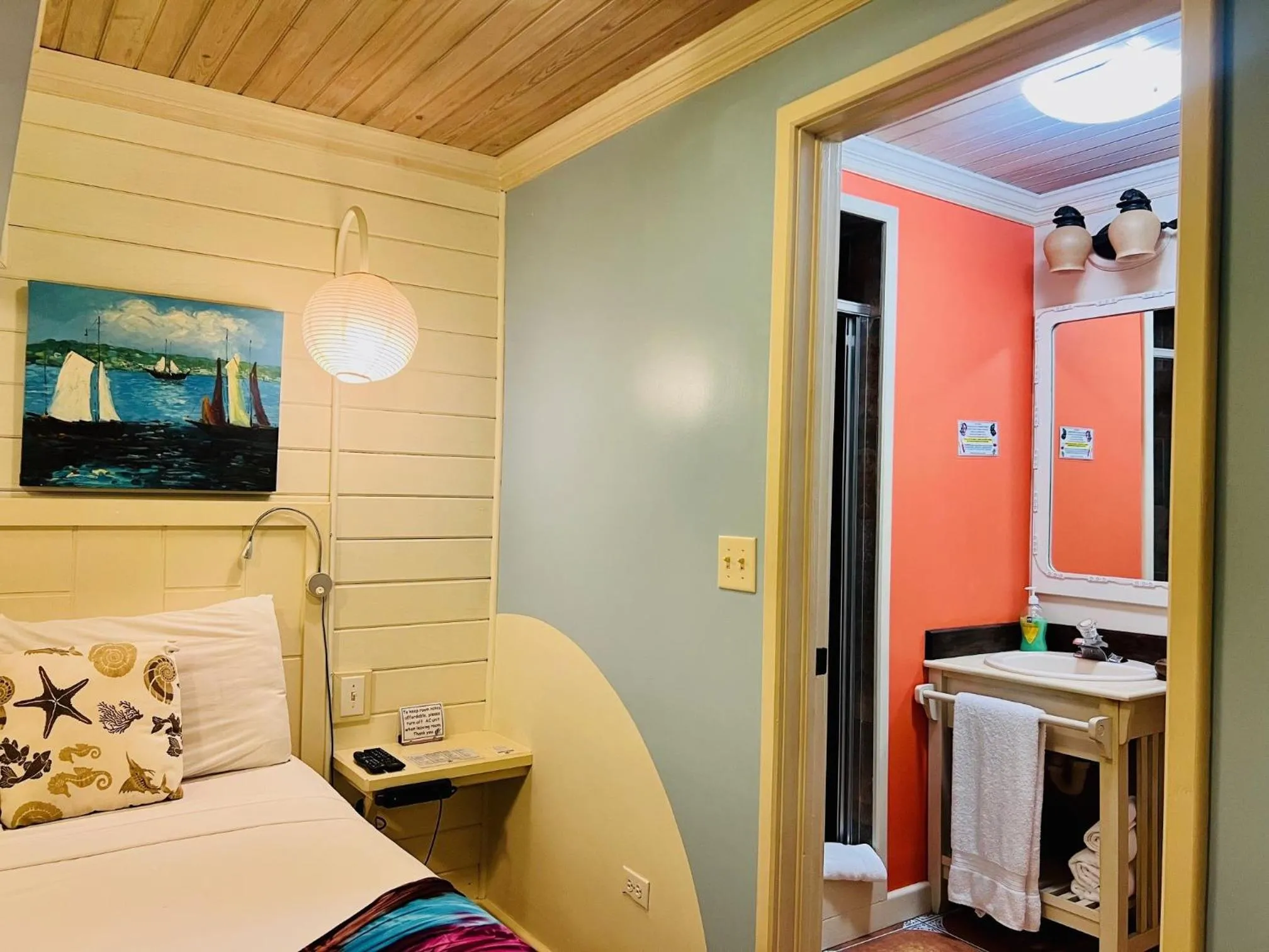 Bedroom, Bed in Villa Allamanda Eleuthera