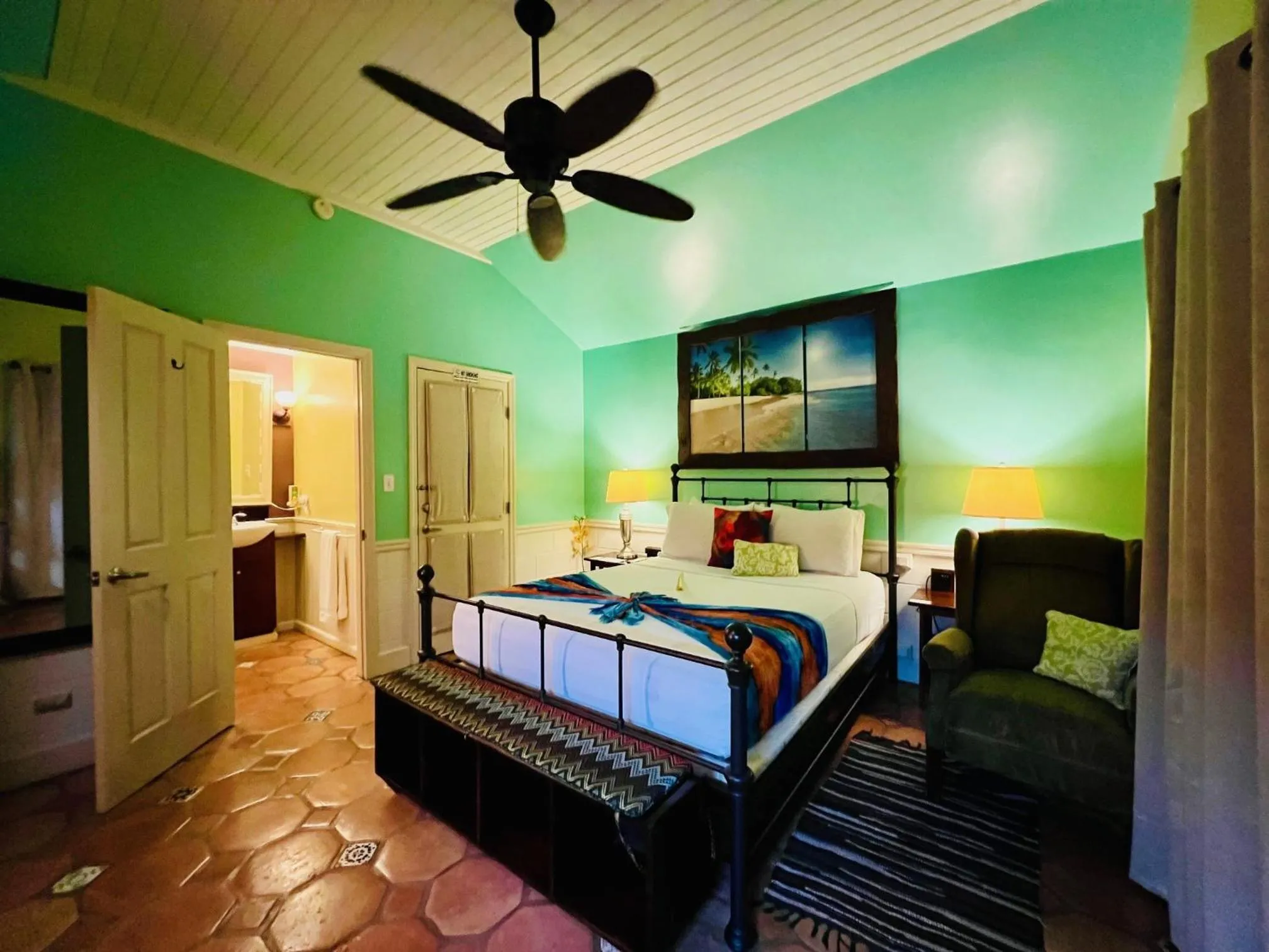 Bedroom, Bed in Villa Allamanda Eleuthera