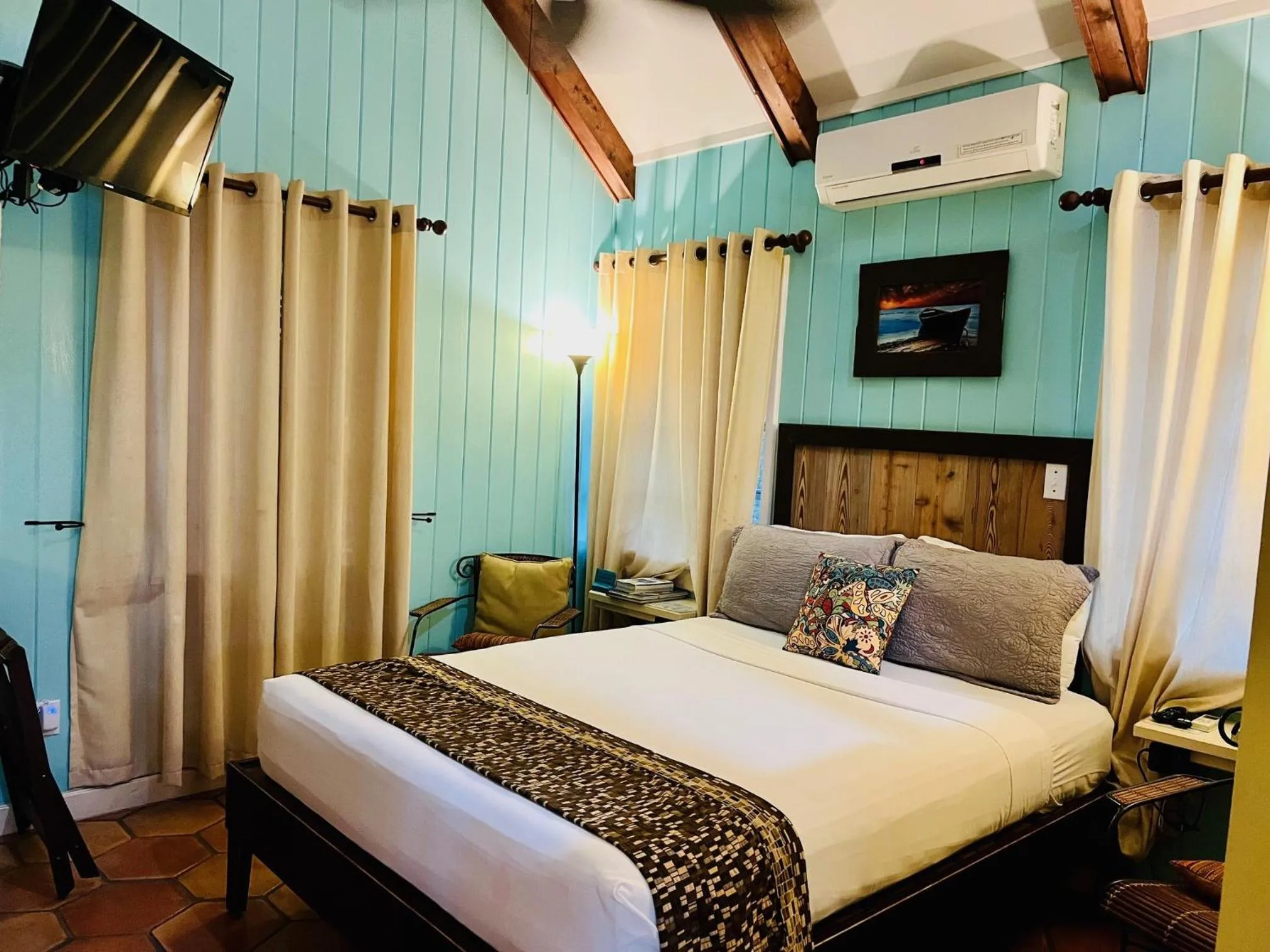 Bedroom, Bed in Villa Allamanda Eleuthera