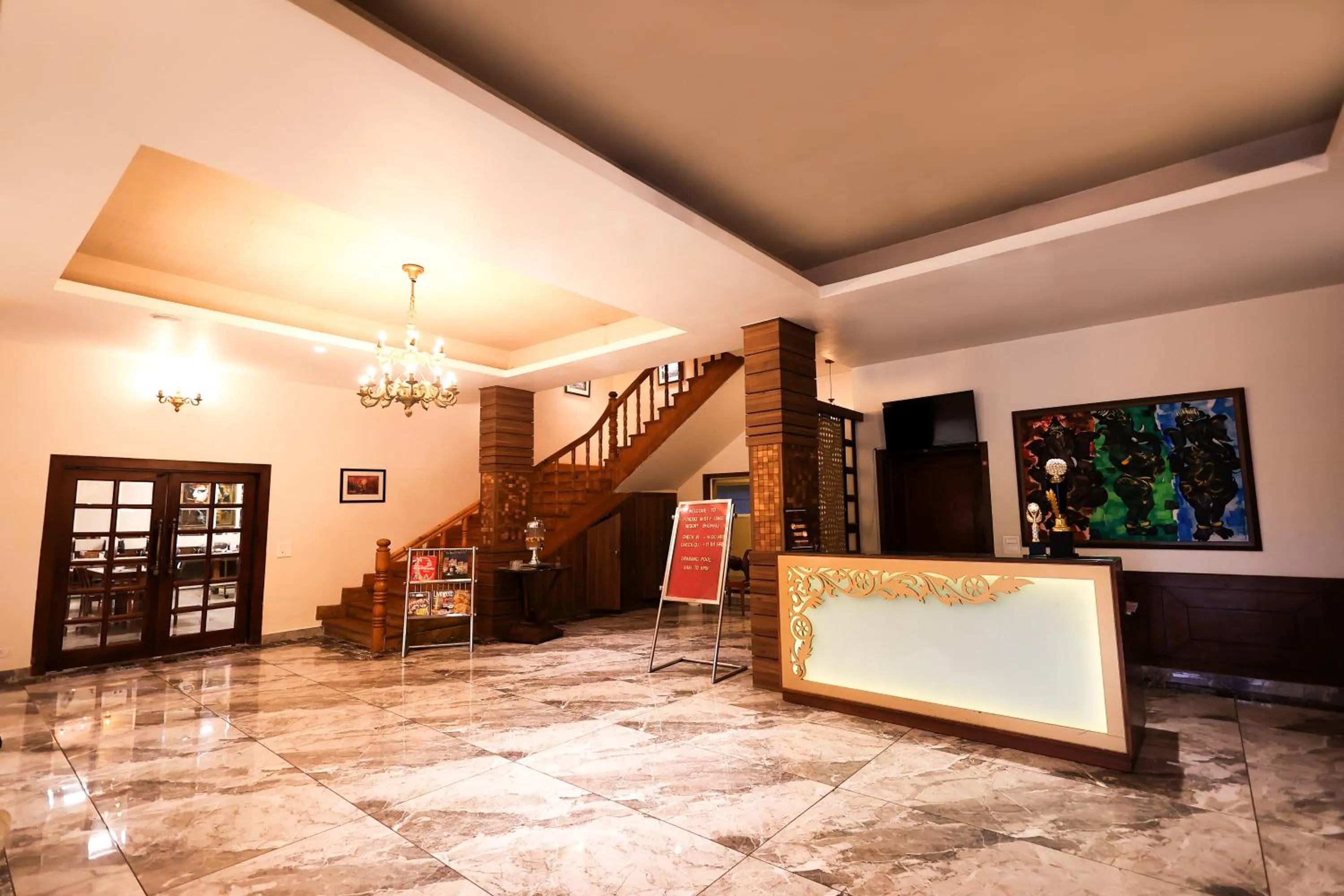 Property building in Foxoso Misty Oaks - Hotel & Resort