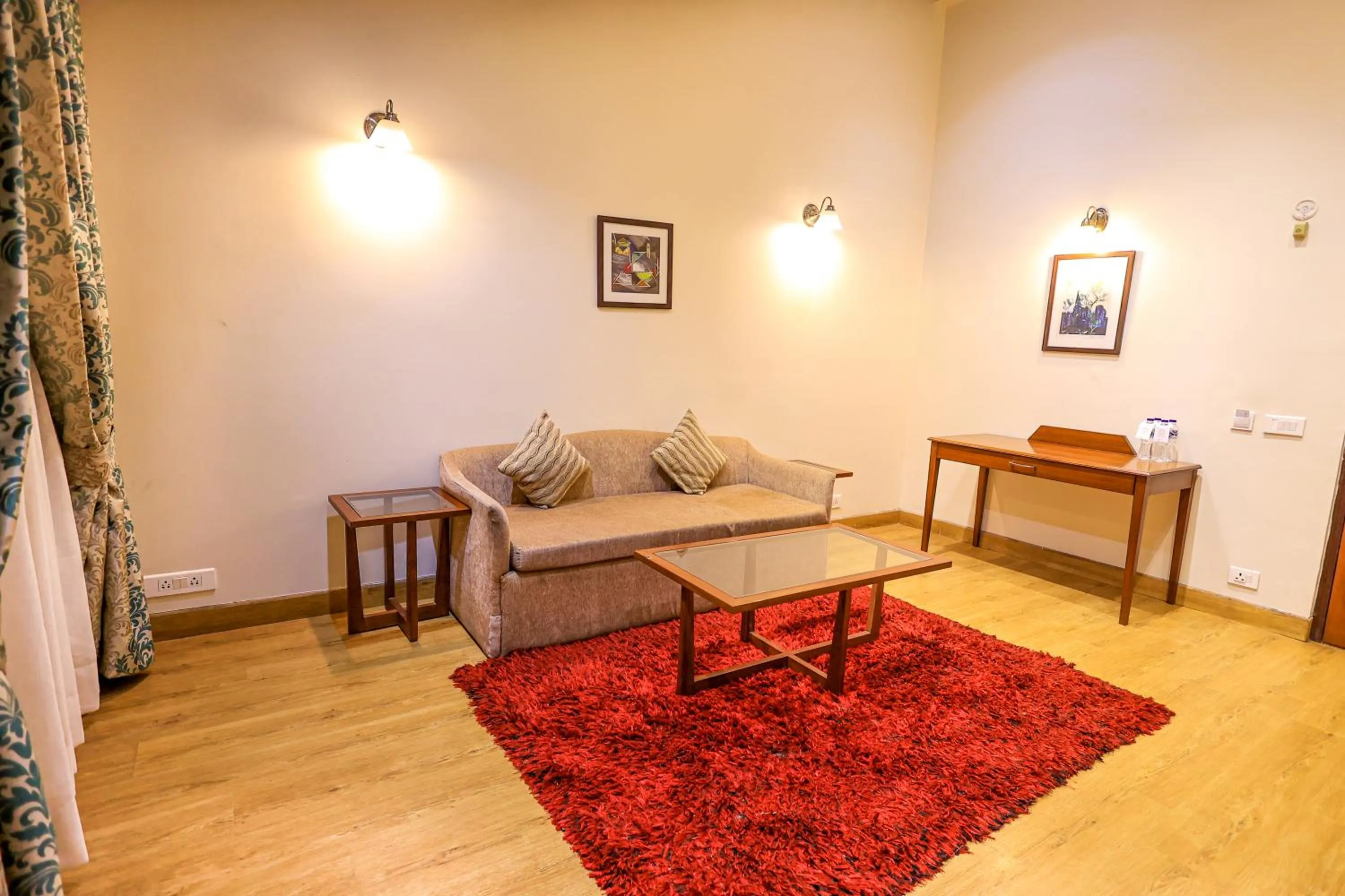 Seating area in Foxoso Misty Oaks - Hotel & Resort