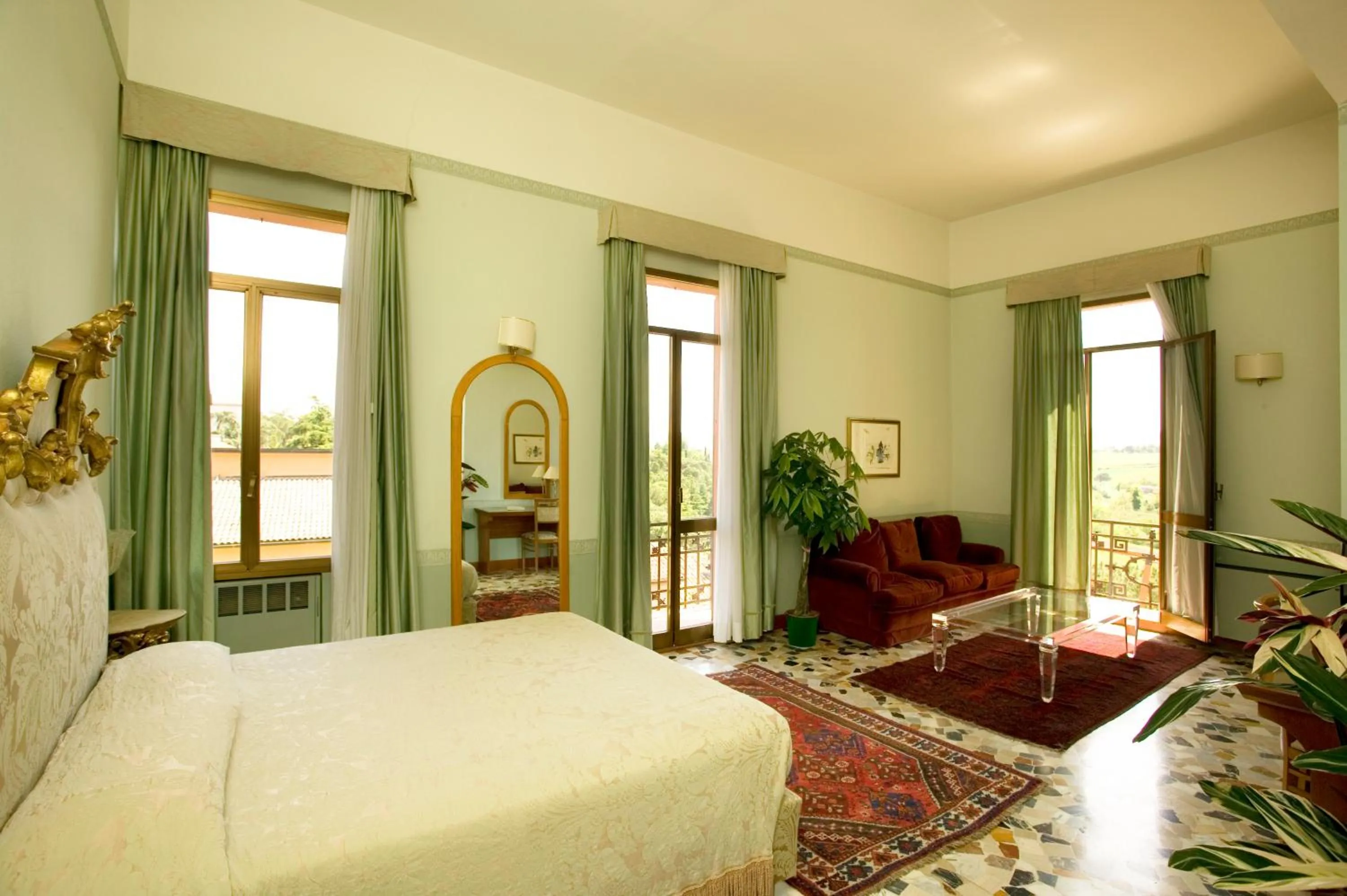 Day, Bed in Hotel Antico Borgo