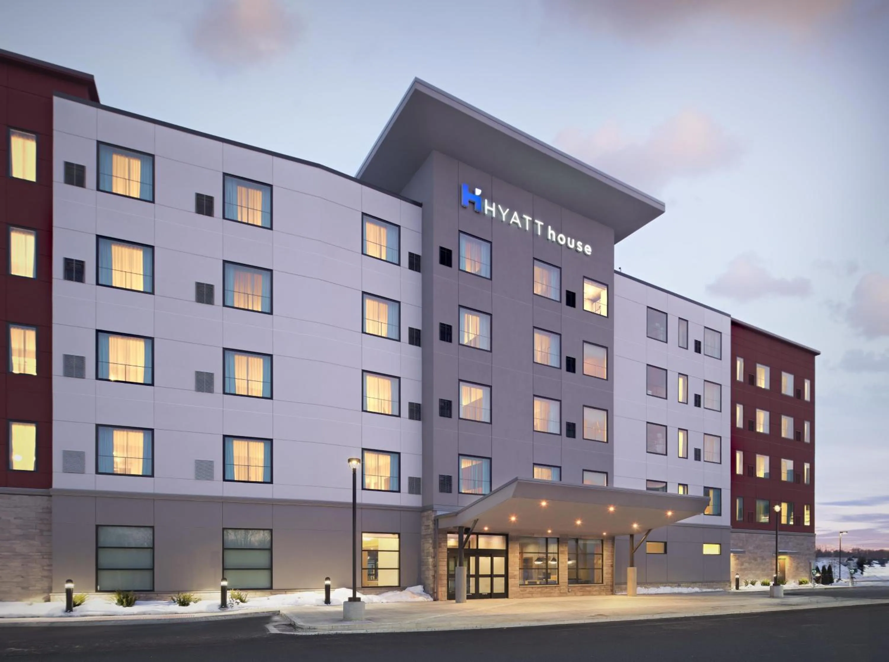 Property building in Hyatt House Schenectady / Mohawk Harbor