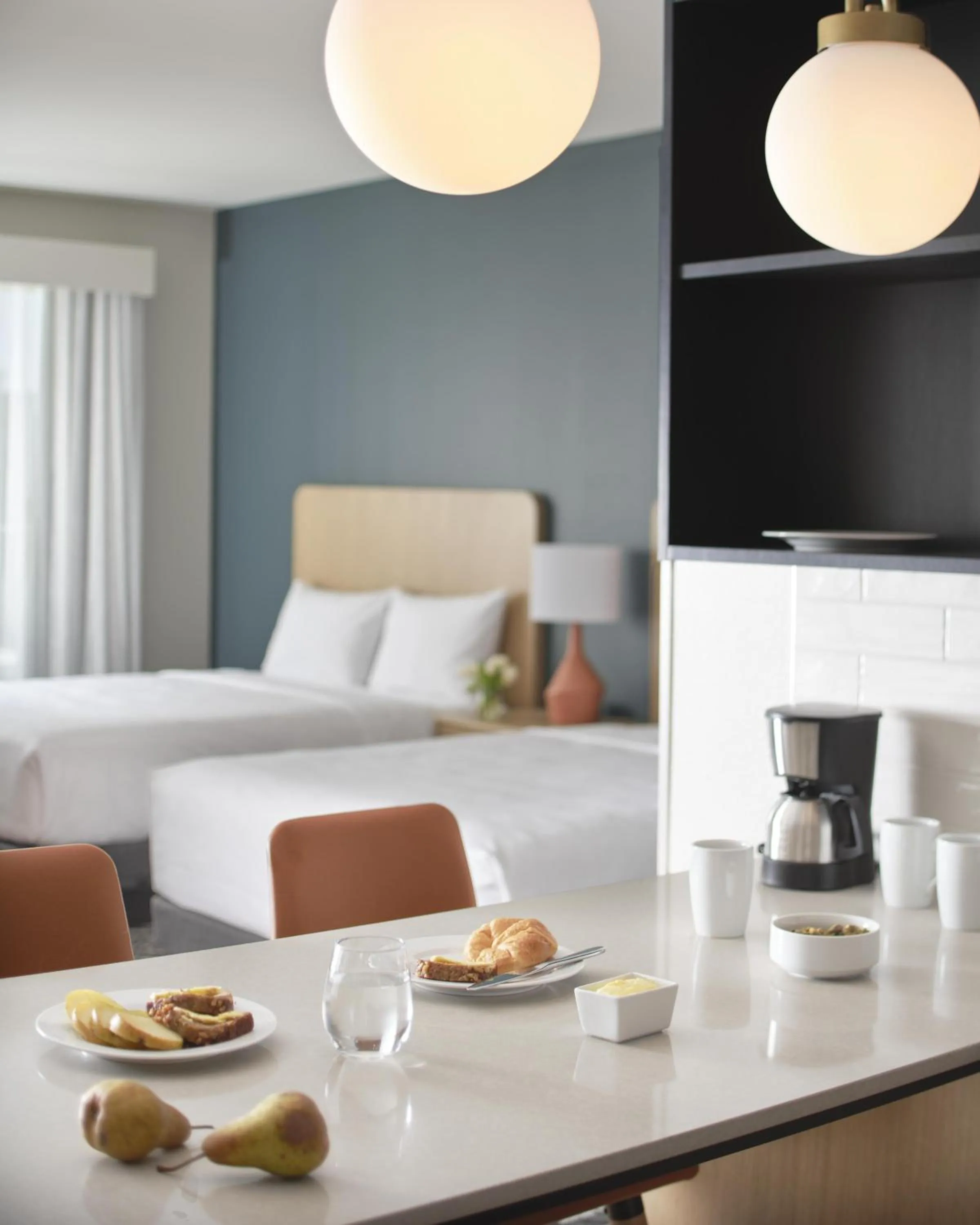 Kitchen or kitchenette, Bed in Hyatt House Schenectady / Mohawk Harbor