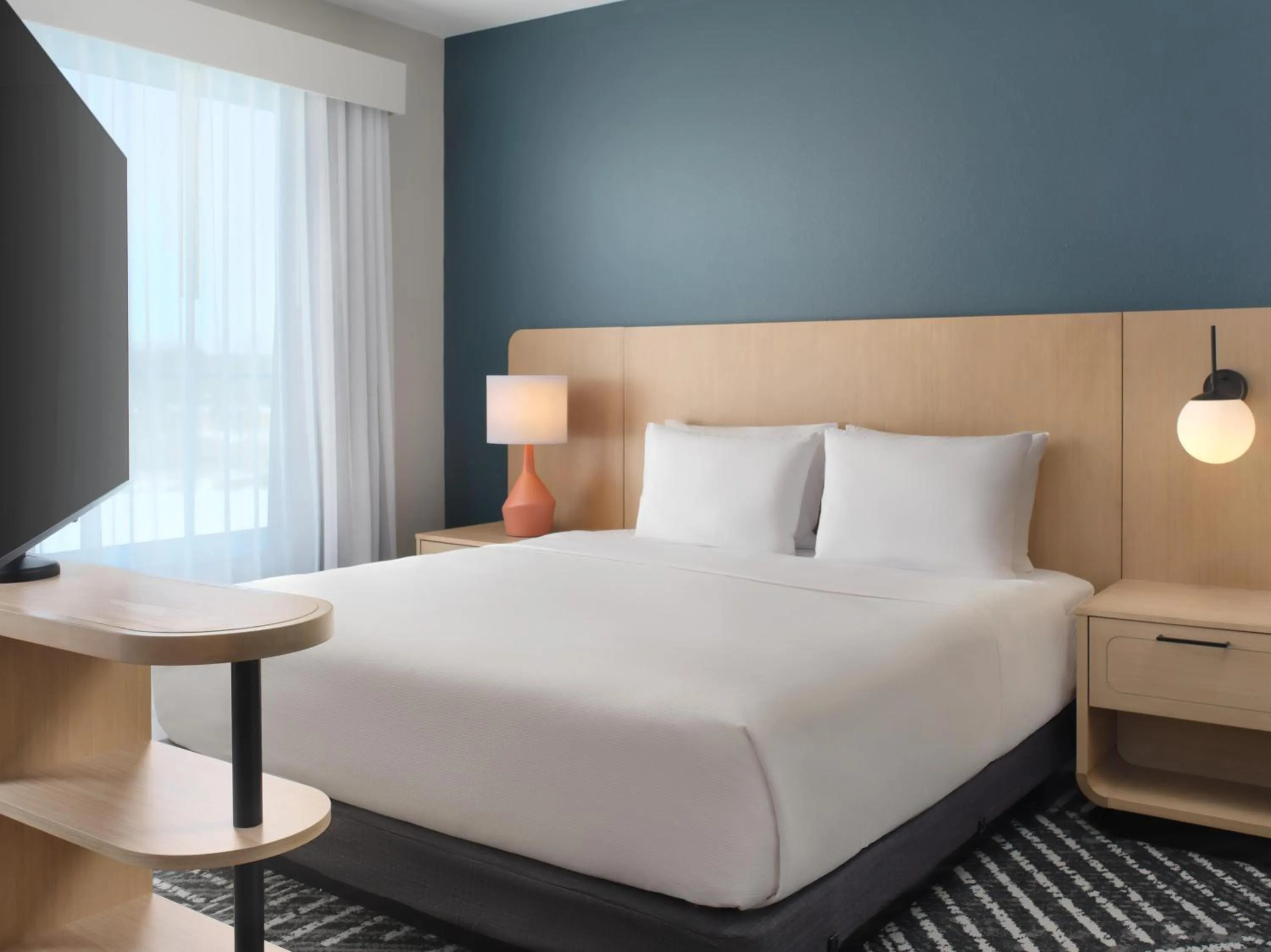 Bedroom, Bed in Hyatt House Schenectady / Mohawk Harbor