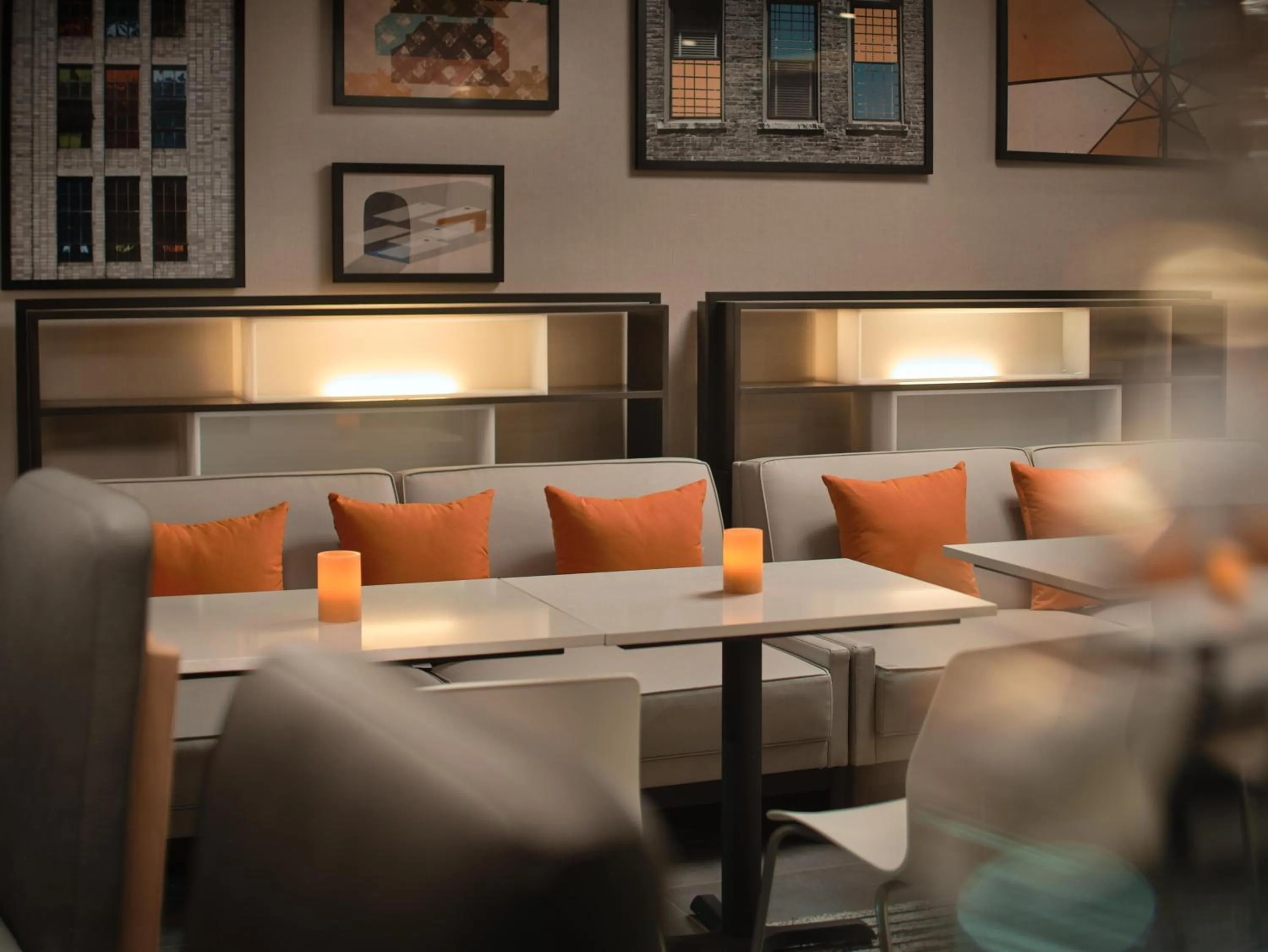 Lounge or bar in Hyatt House Schenectady / Mohawk Harbor