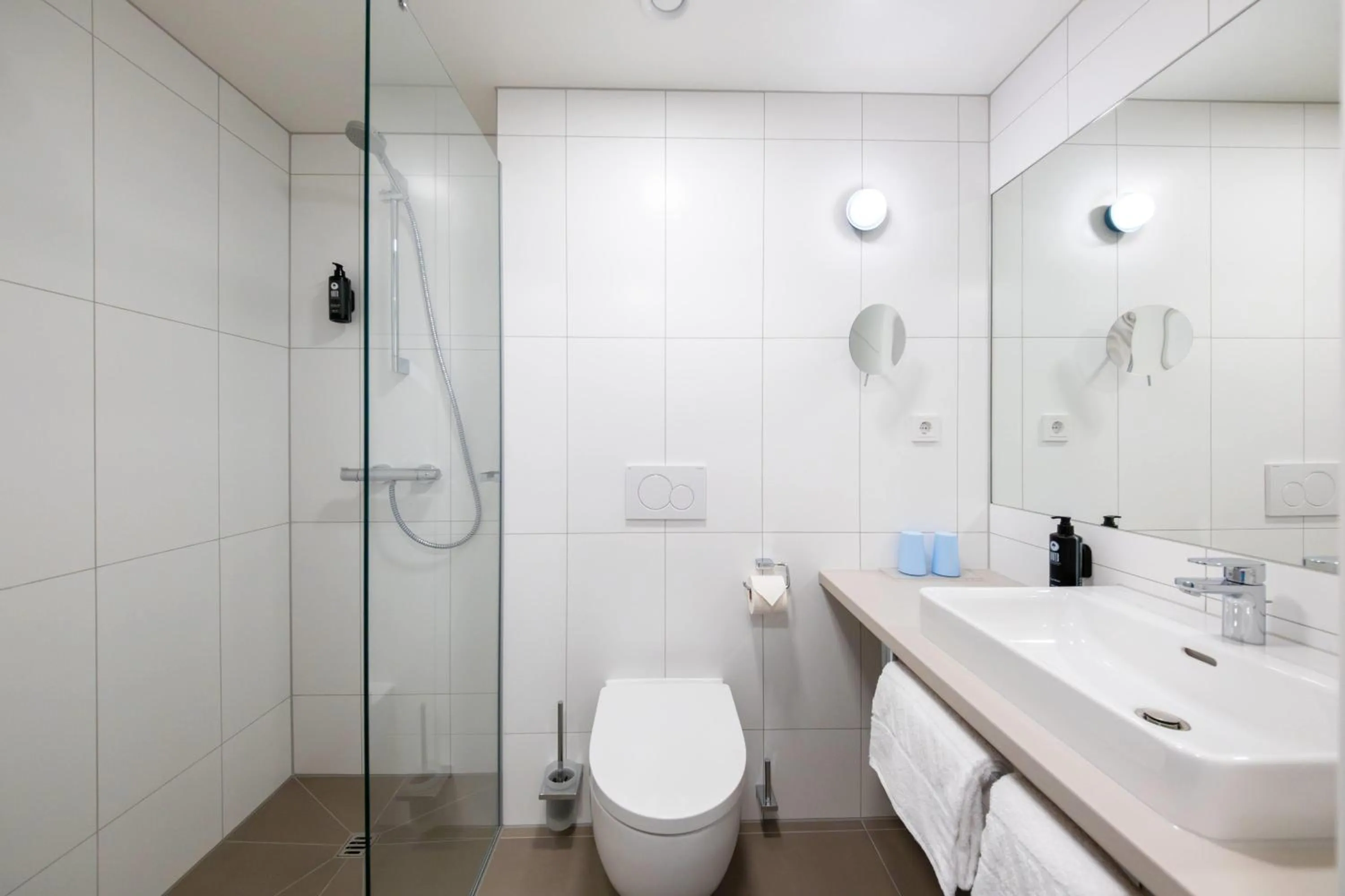 Bathroom in Vienna House Easy by Wyndham Vienna Airport