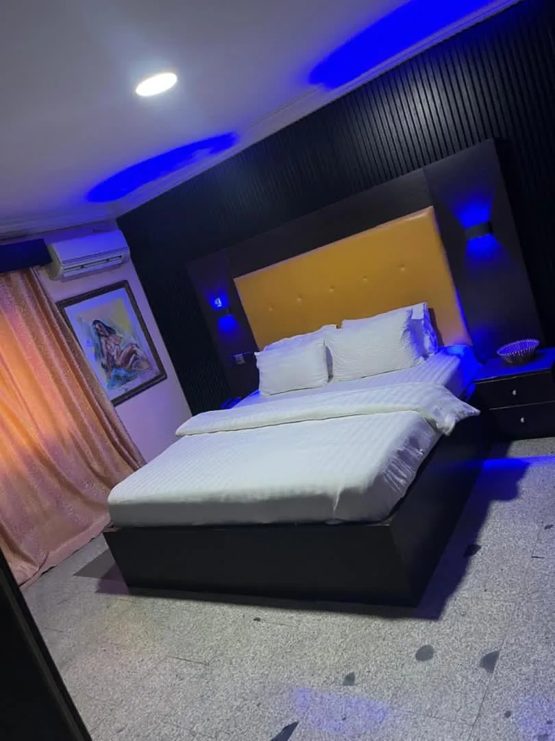 Bed in Hotel Paris Suites