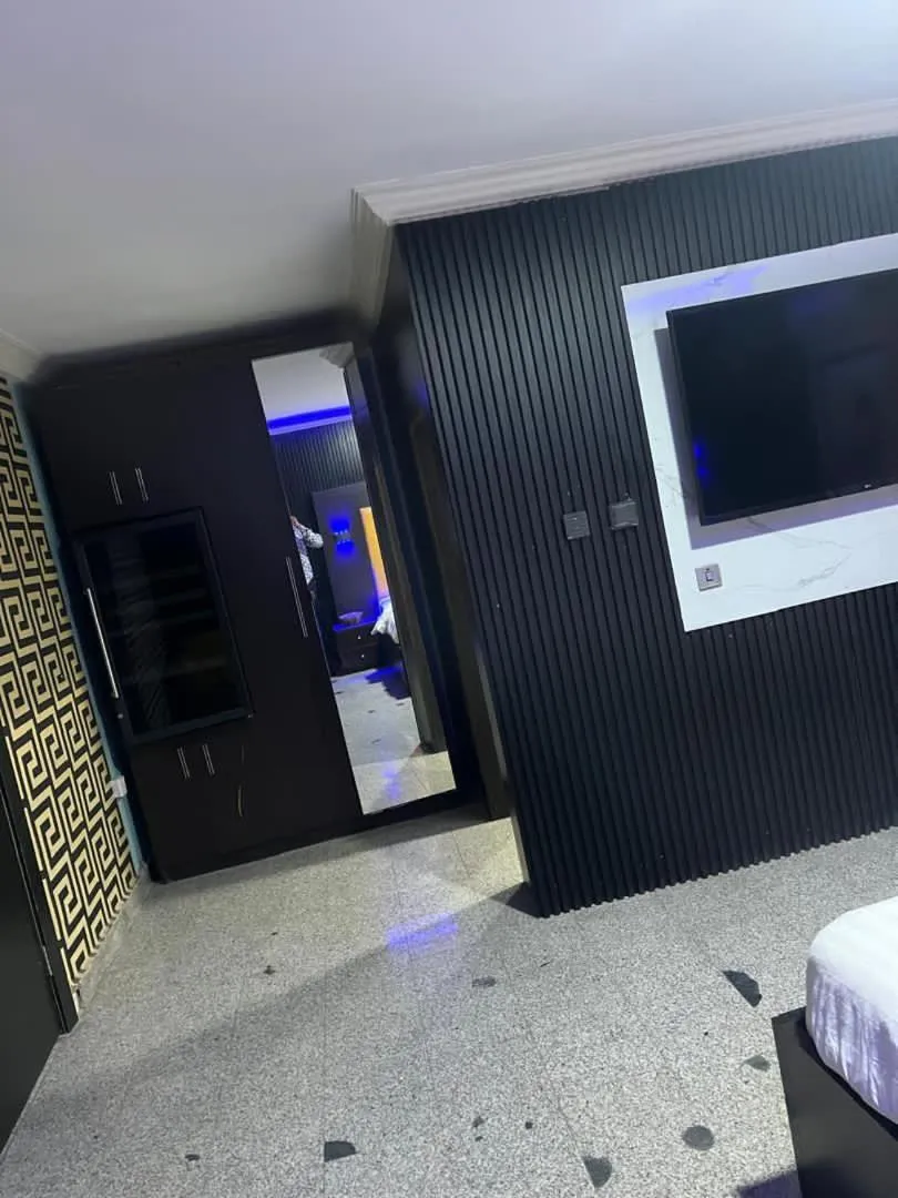 Bed in Hotel Paris Suites