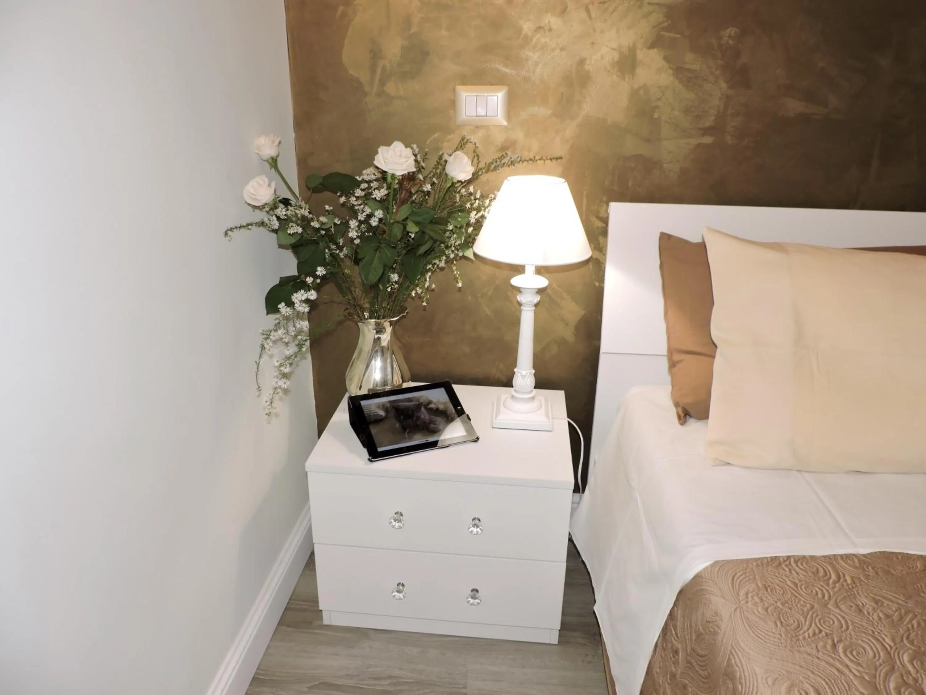 Decorative detail, Bed in Anfiteatro Suite