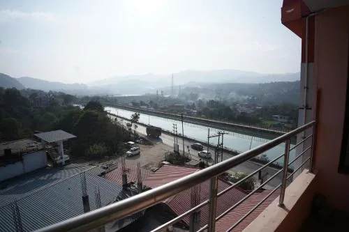 Besillio Grand- A Hotel With Bar & Restaurant