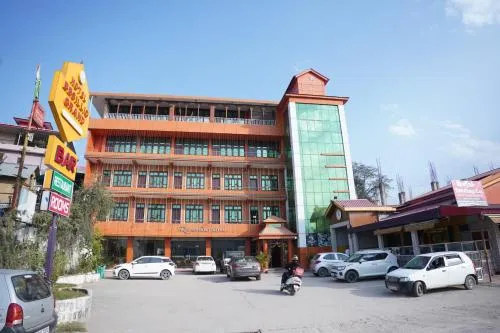 Besillio Grand- A Hotel With Bar & Restaurant
