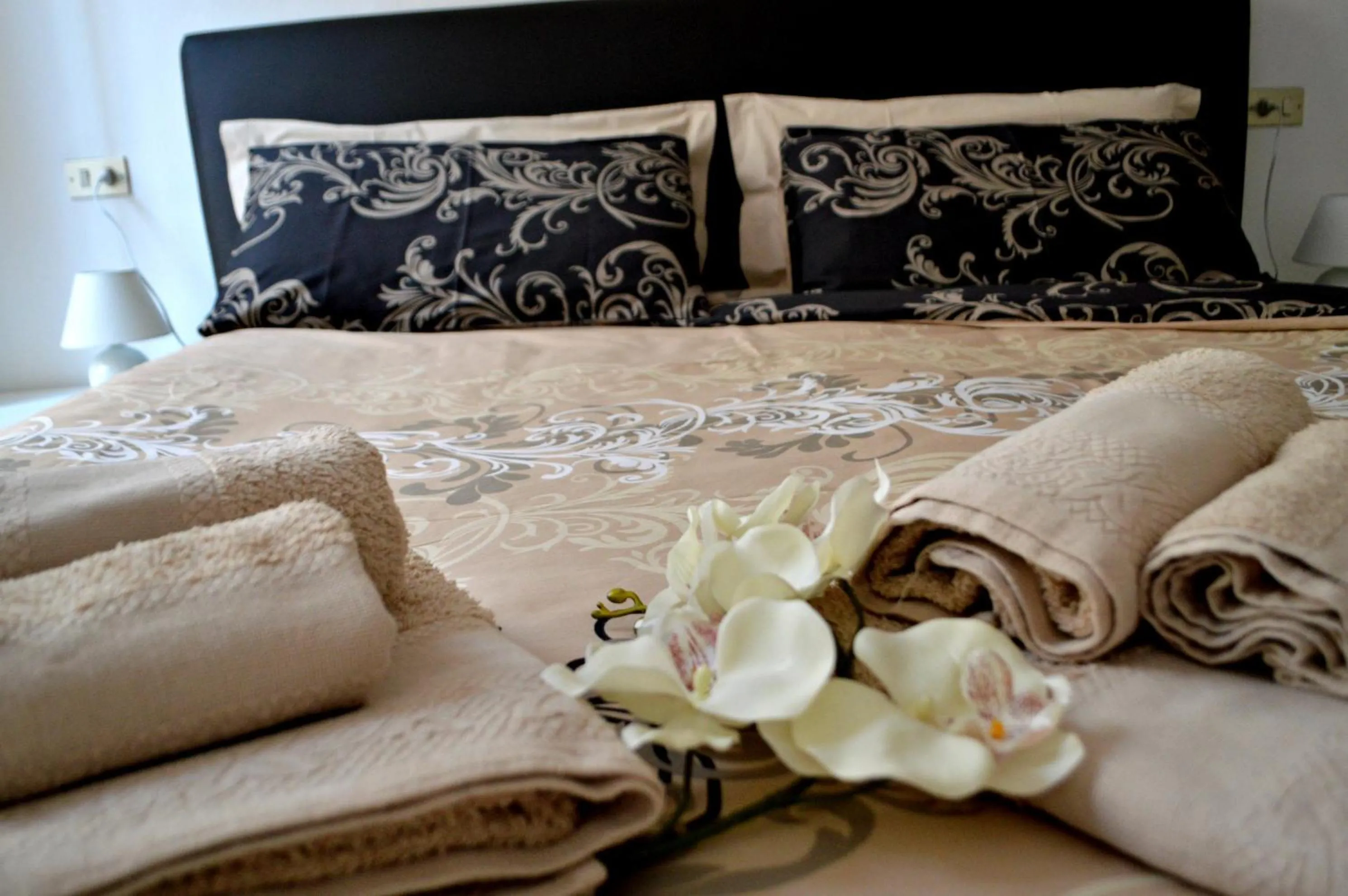 Photo of the whole room, Bed in La Casa Dei Viaggiatori