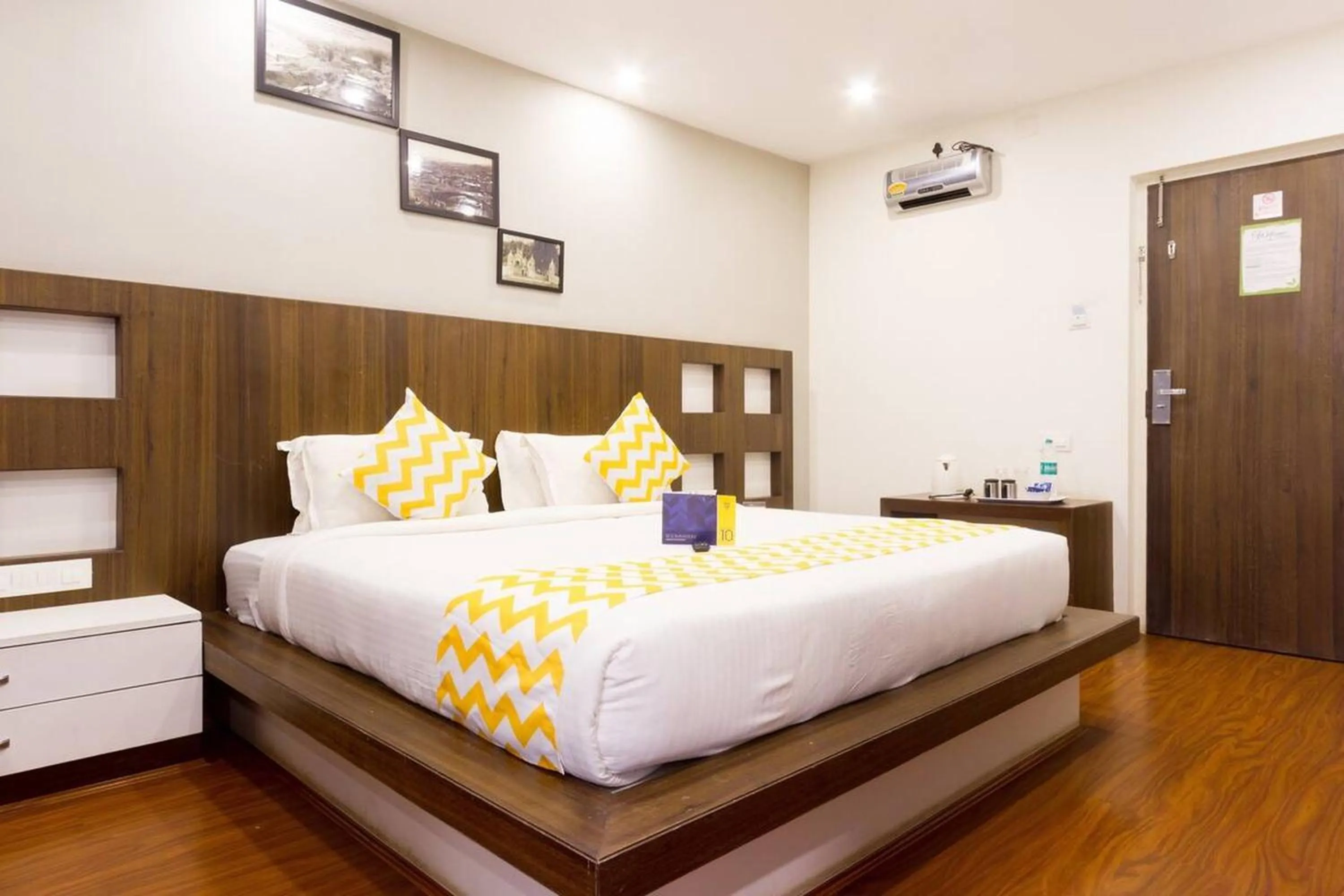 Bedroom, Bed in FabHotel Sholas Residency I - Nr Government Rose Garden