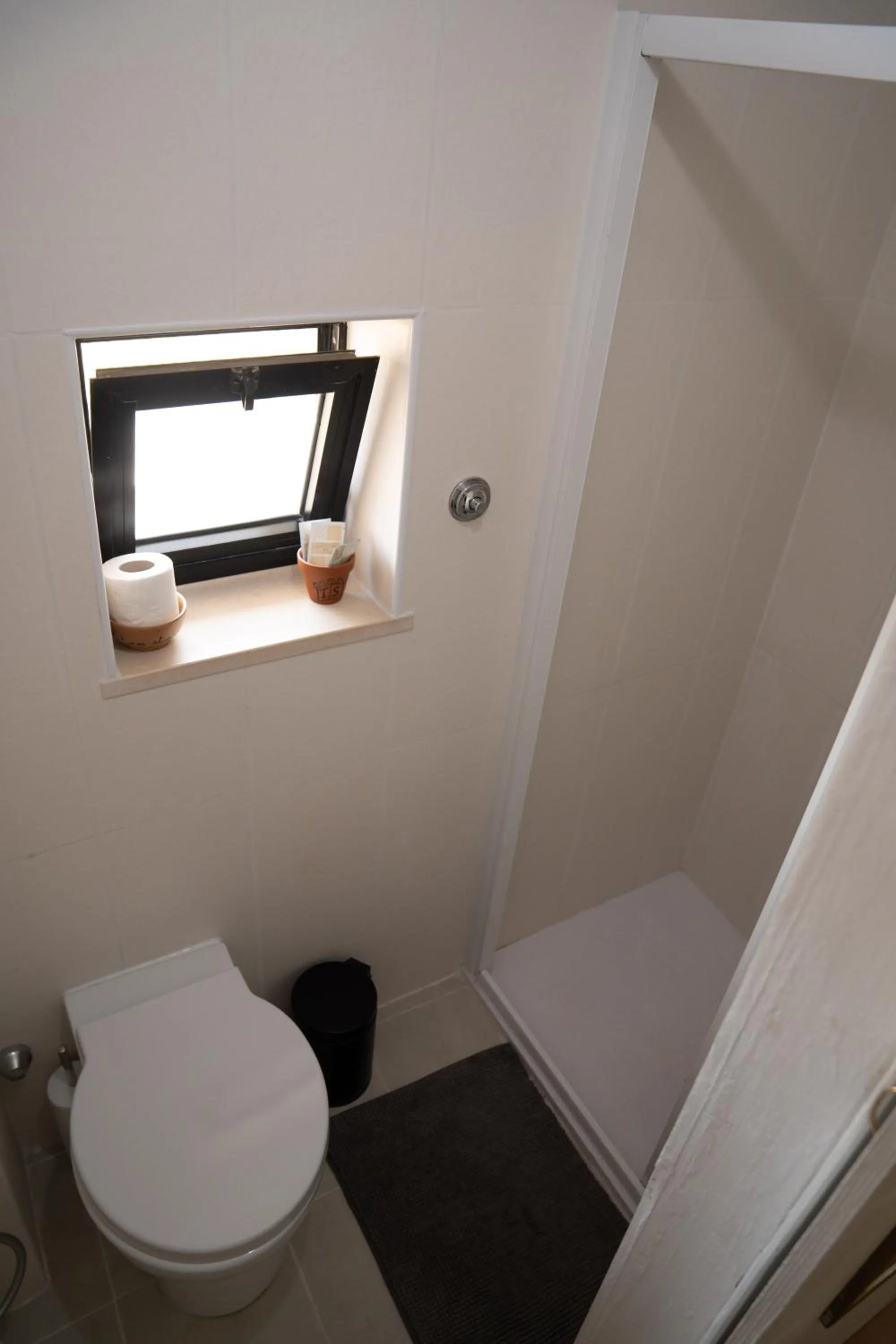 Toilet in La Torre Storica