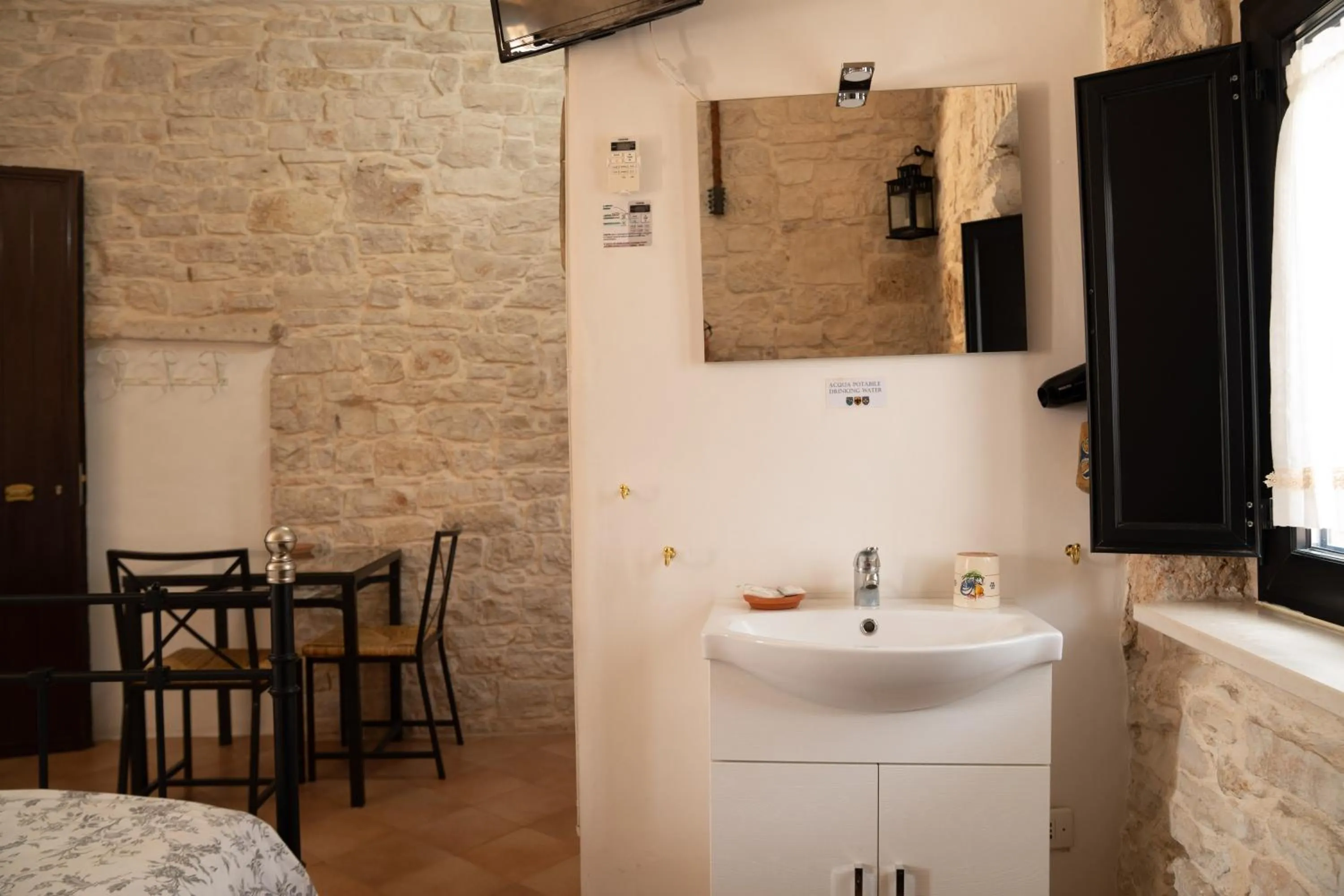 Photo of the whole room in La Torre Storica