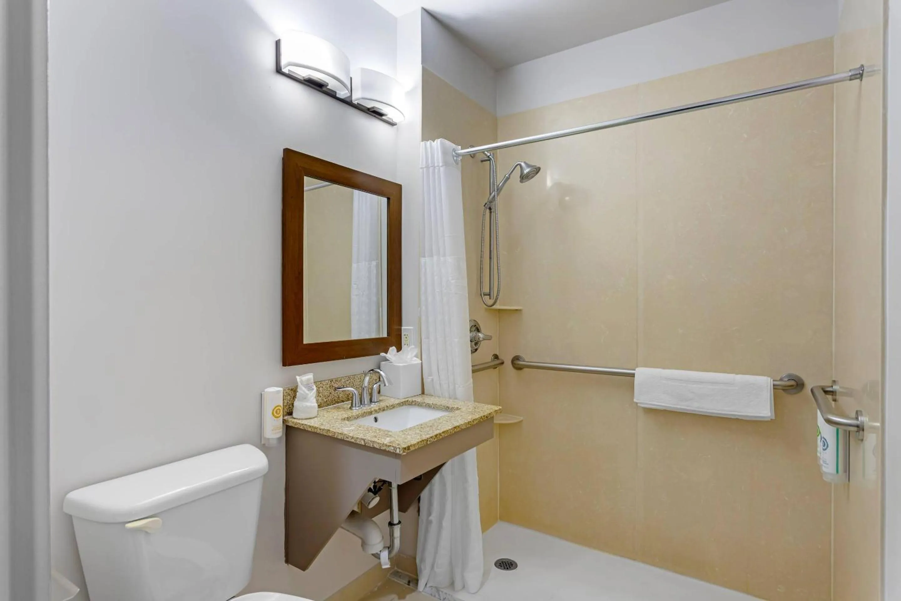 Bedroom in Comfort Inn