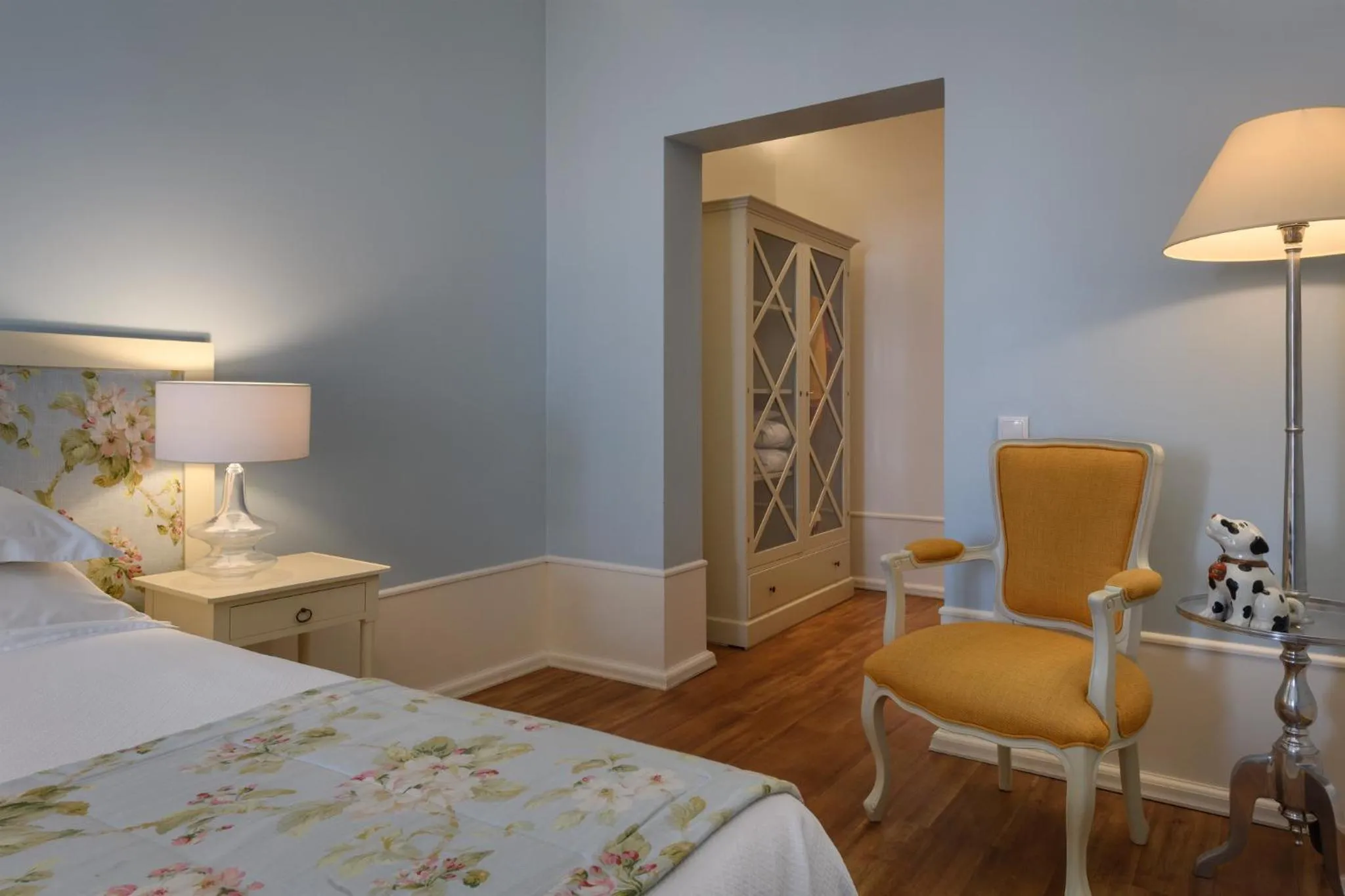 Photo of the whole room, Bed in Alecrim ao Chiado